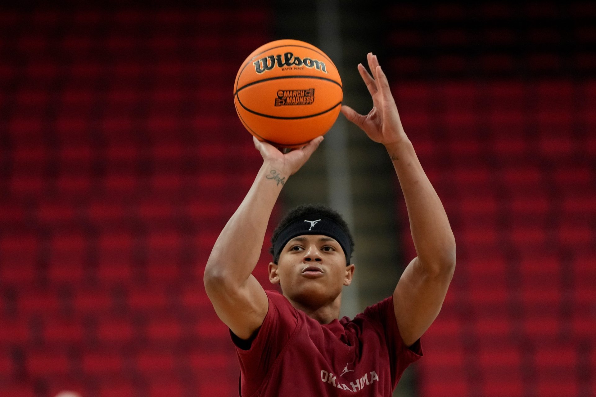 Oklahoma Sooners guard Jeremiah Fears (0) shoots during practice at Lenovo Center.