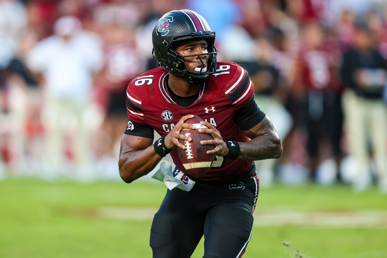 South Carolina Gamecocks quarterback LaNorris Sellers (16) scrambles against the Mississippi Rebels in the second half at Williams-Brice Stadium.