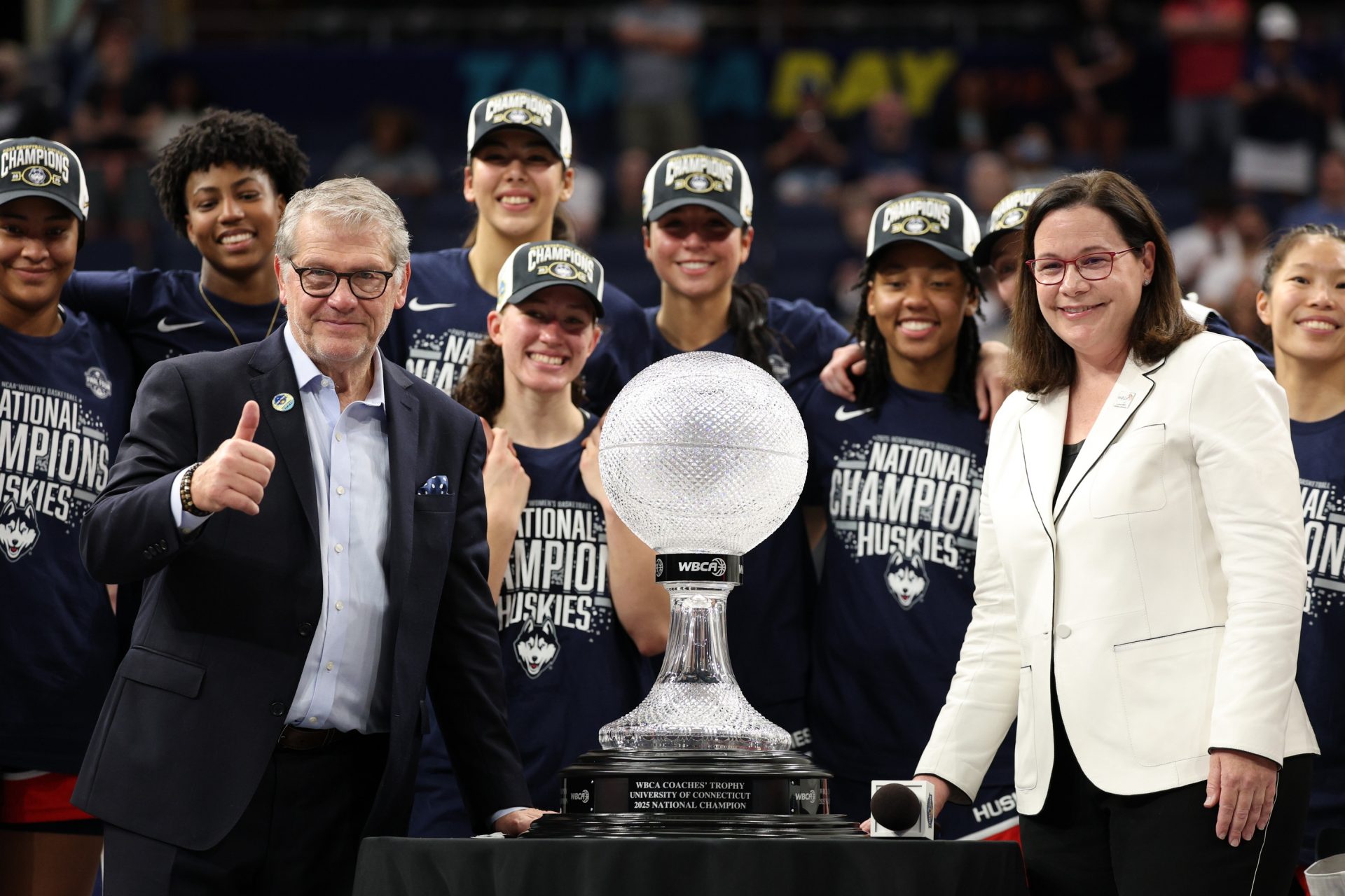Connecticut Huskies head coach Geno Auriemma receives the WBCA CoachesÕ trophy after the national championship of the women's 2025 NCAA tournament against the South Carolina Gamecocks at Amalie Arena.