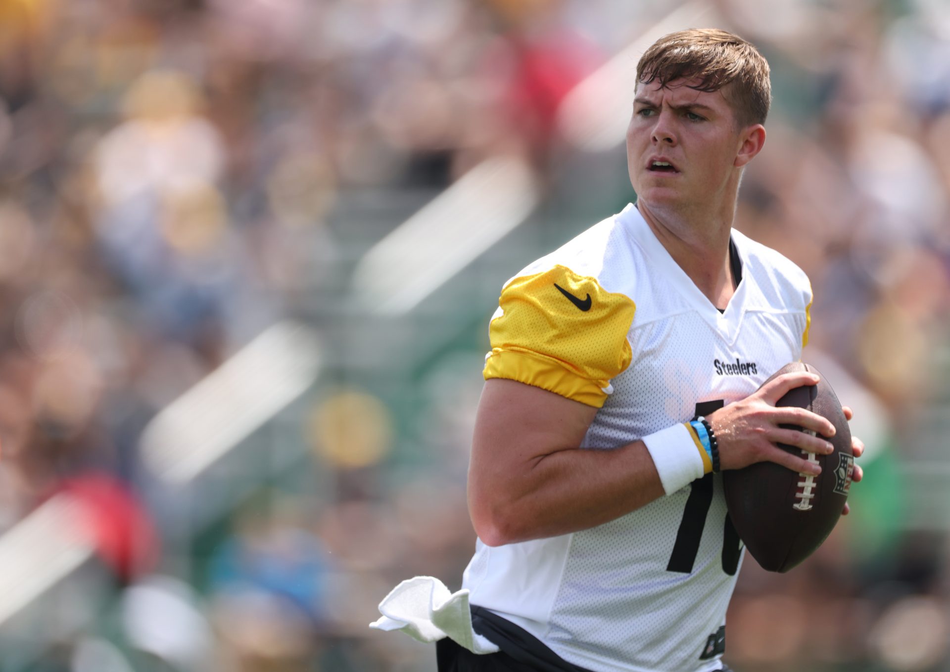 Pittsburgh Steelers quarterback Will Howard (18) participates in drills during training camp at Saint Vincent College.