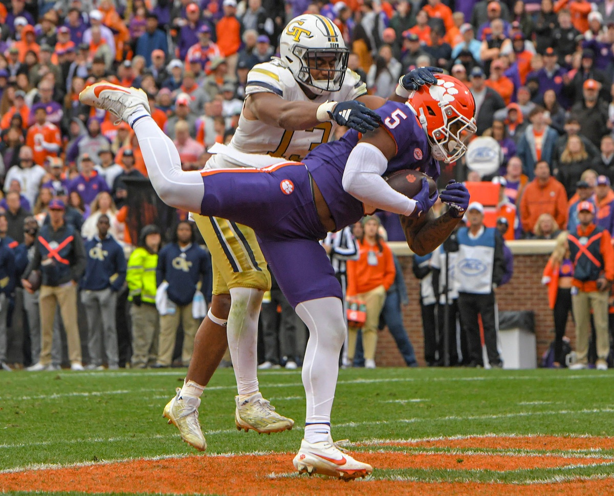 Clemson tight end Josh Sapp (5) catches a pass for a touchdown near Georgia Tech linebacker Paul Moala (13) during the fourth quarter Nov 11, 2023; Clemson, South Carolina, USA; at Memorial Stadium.