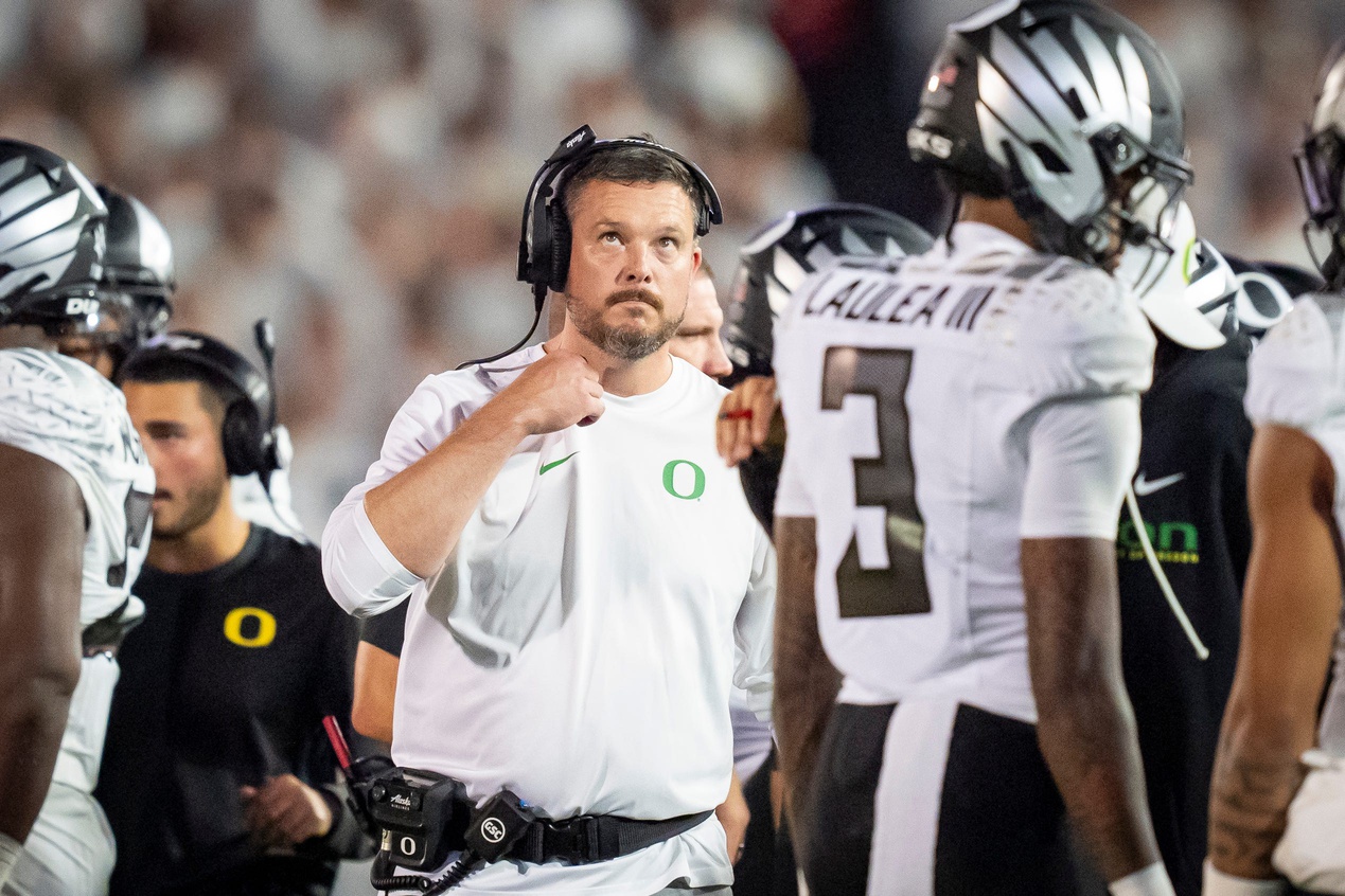 Oregon head coach Dan Lanning looks toward the scoreboard in the first half as the Oregon Ducks face the Penn State Nittany Lions on Sept. 27, 2025, at Beaver Stadium in University Park, Pennsylvania.