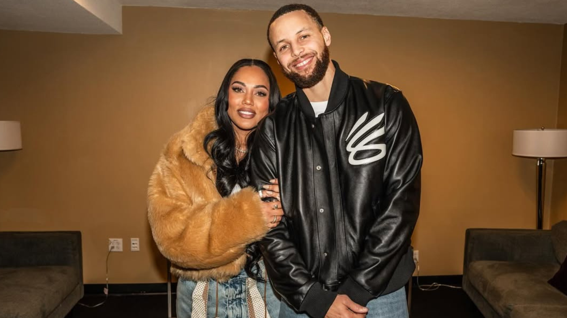 Ayesha and Stephen Curry. - Source: https://www.instagram.com/p/DJh7cWghpsR/?img_index=1