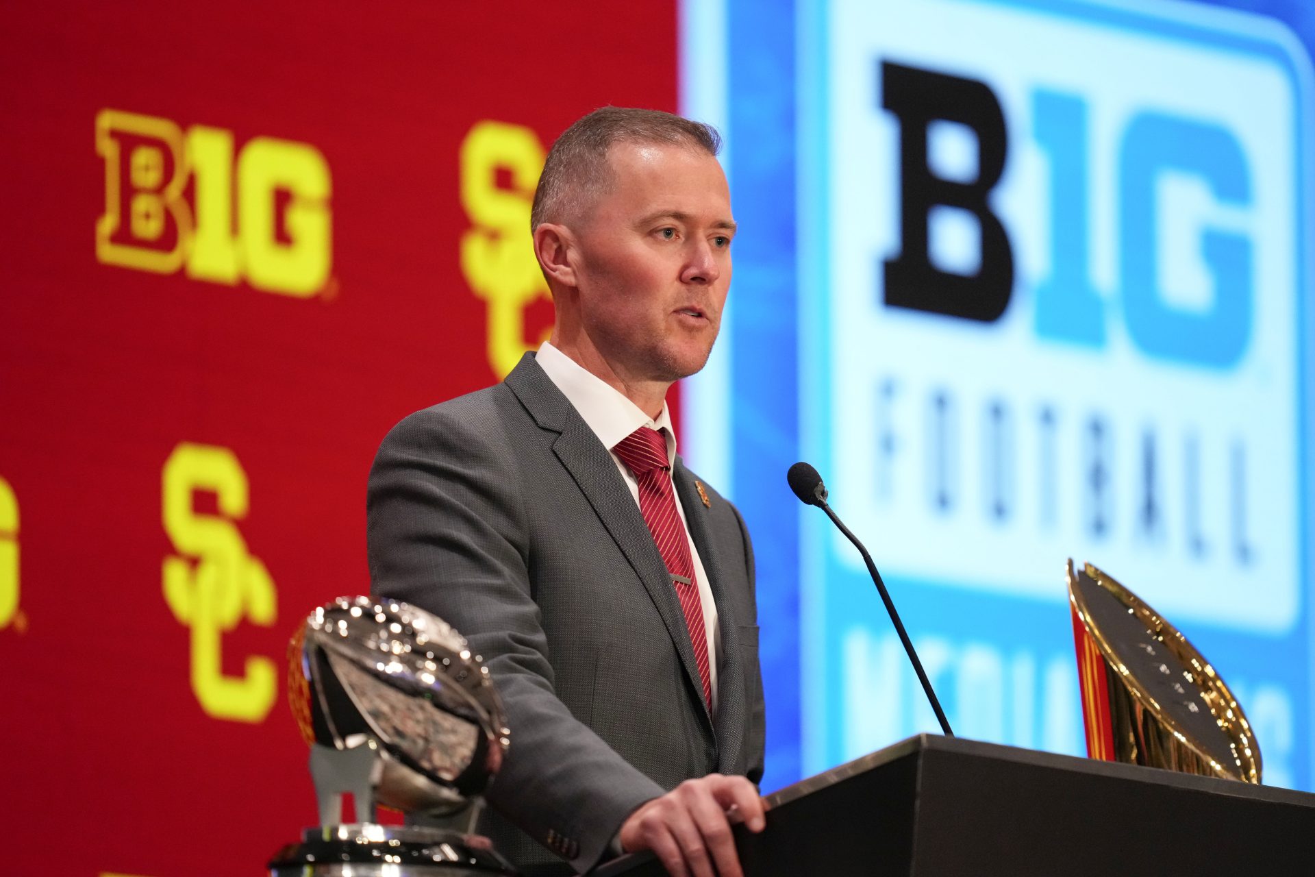 Insider Warns of “Unstable Future” as Lincoln Riley’s USC Weighs Conference Realignment Amid Big Ten Turmoil