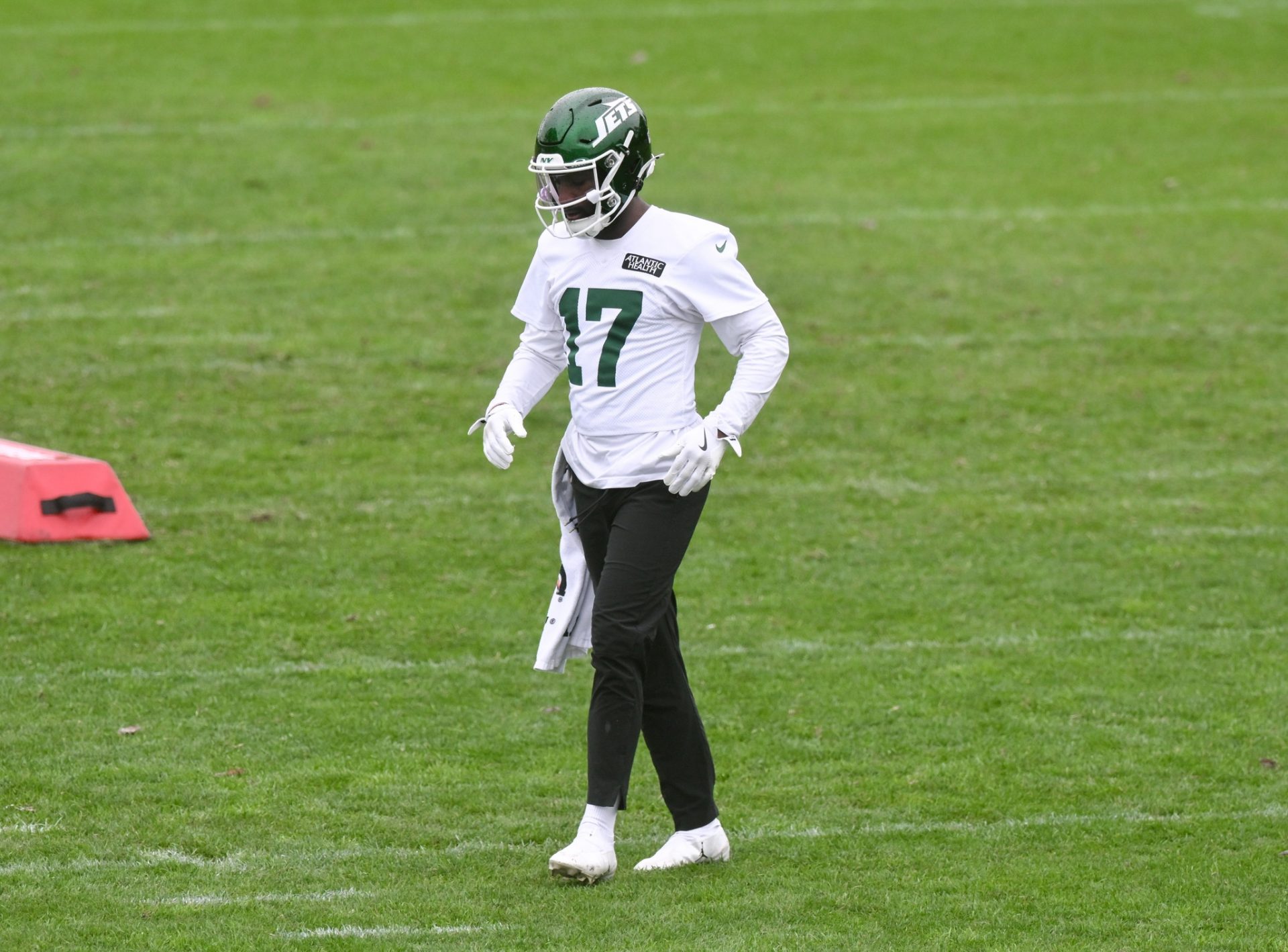 New York Jets cornerback Kris Boyd (17) participates in a drill during minicamp at Atlantic Health Jets Training Center.