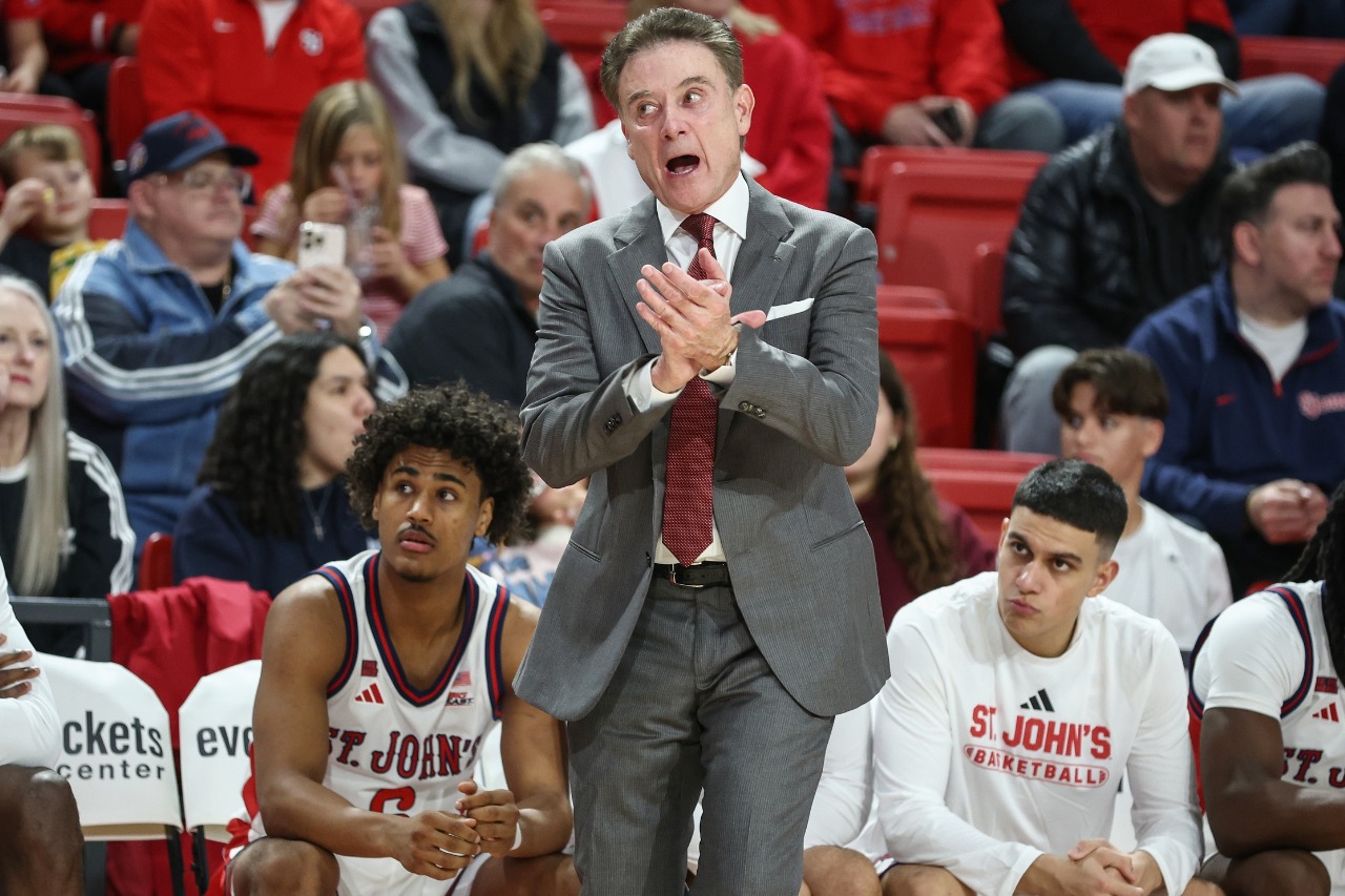 “Quit the Glazing”: Fans React as Rick Pitino’s St. John’s New Trio Combine for 50 Points in Blowout Win