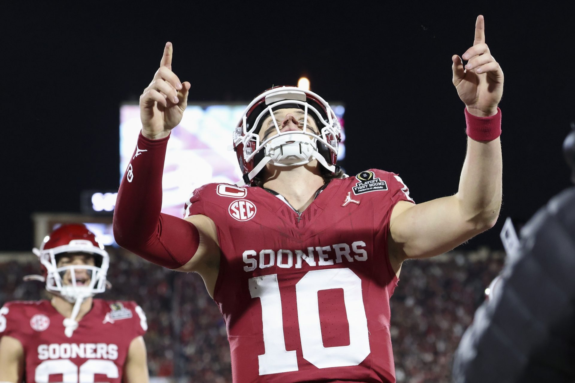 Oklahoma Sooners quarterback John Mateer (10) celebrates scoring a touchdown in the first half against the Alabama Crimson Tide at Gaylord Family OK Mem. Stadiu.