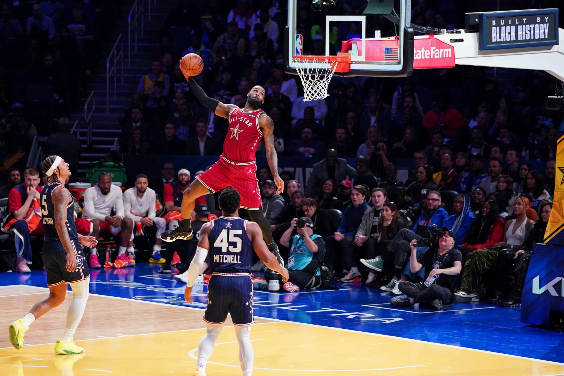 Western Conference forward LeBron James (23) of the Los Angeles Lakers dunks the ball during the first half of the 73rd NBA All Star game at Gainbridge Fieldhouse.