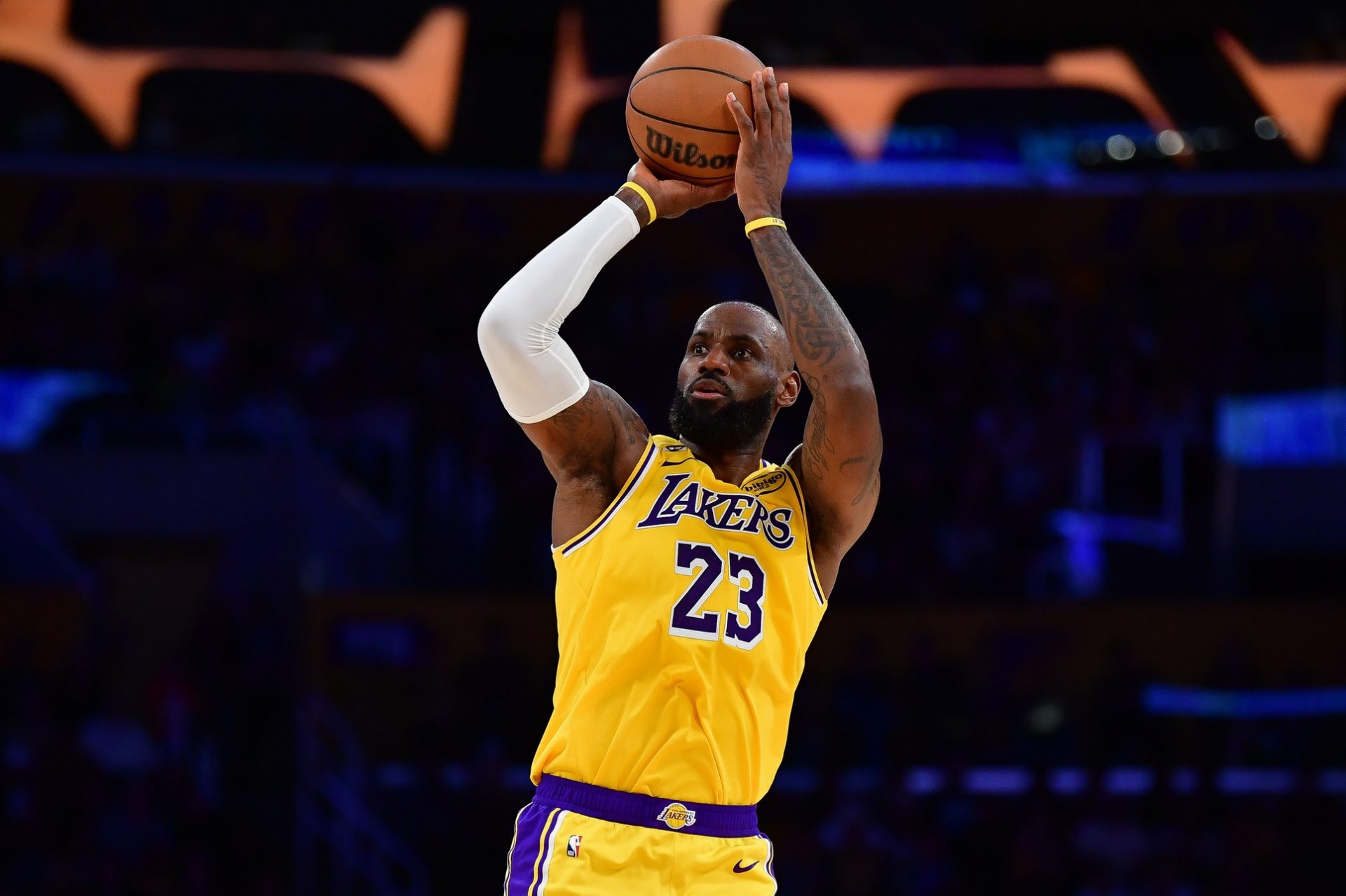 Los Angeles Lakers forward LeBron James (23) shoots against the Golden State Warriors during the first half at Crypto.com Arena.