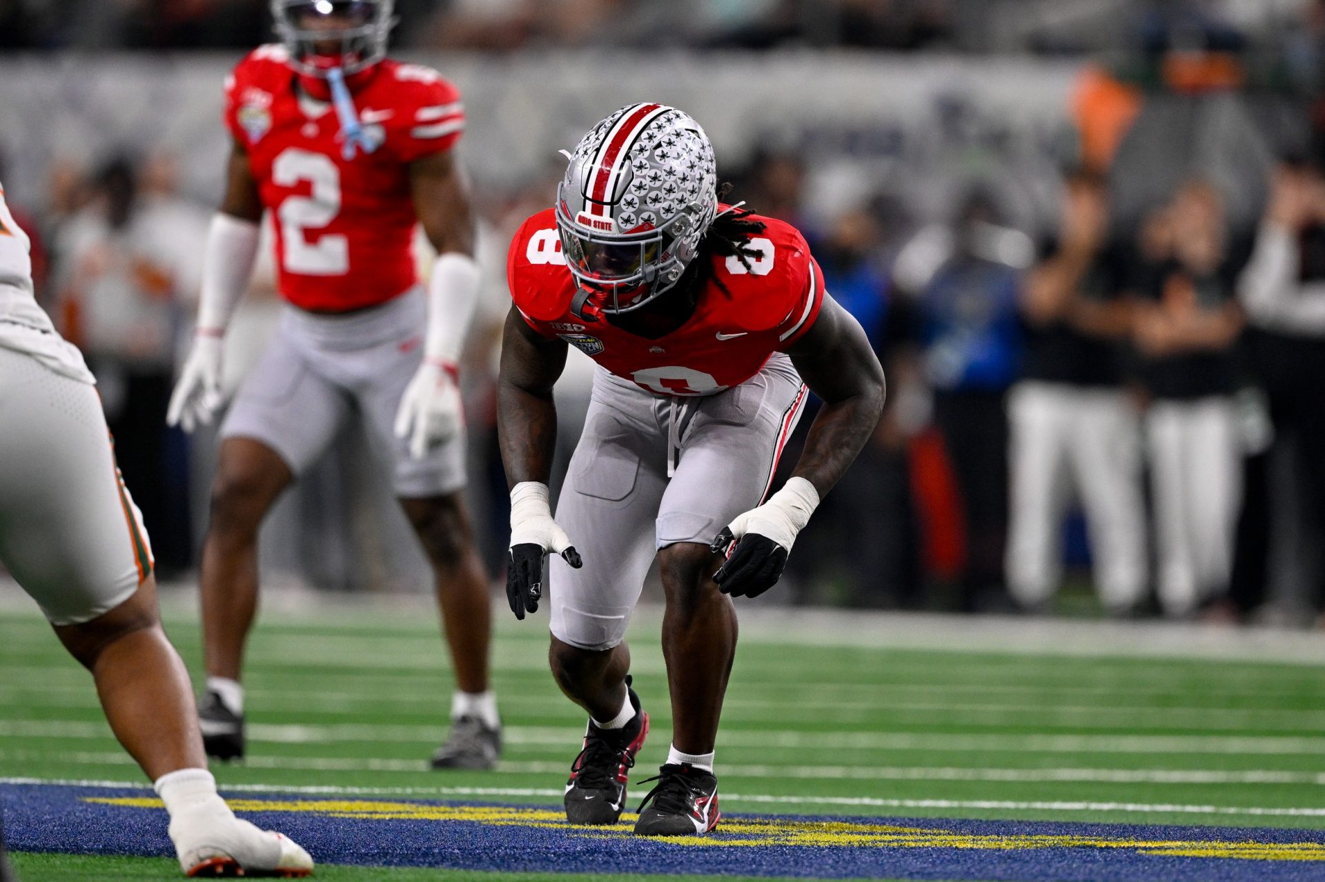 Arvell Reese (8) gets into position - Ohio State Buckeyes vs Texas Longhorns - Source: Imagn