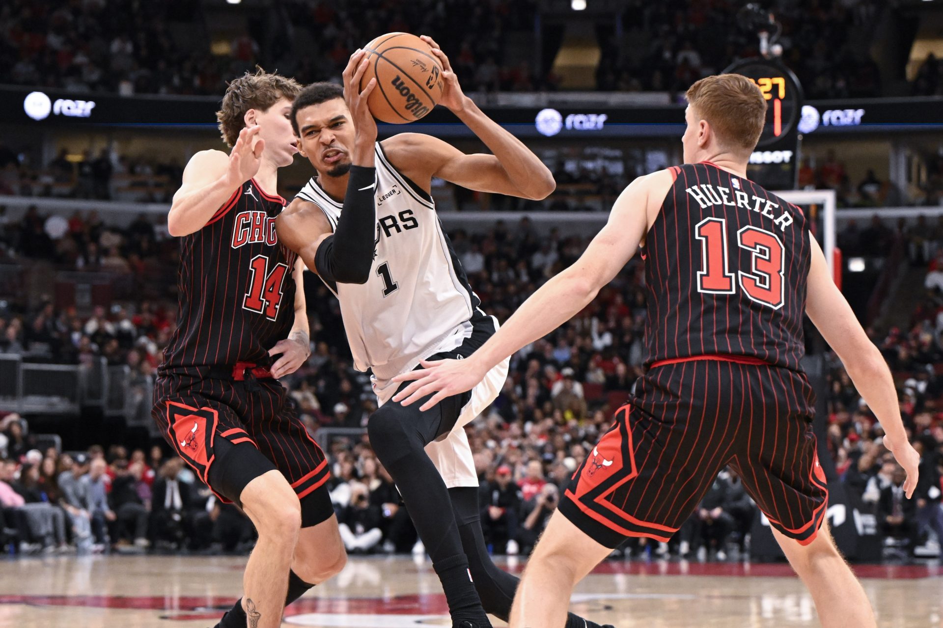 San Antonio Spurs vs Chicago Bulls - Source: Imagn