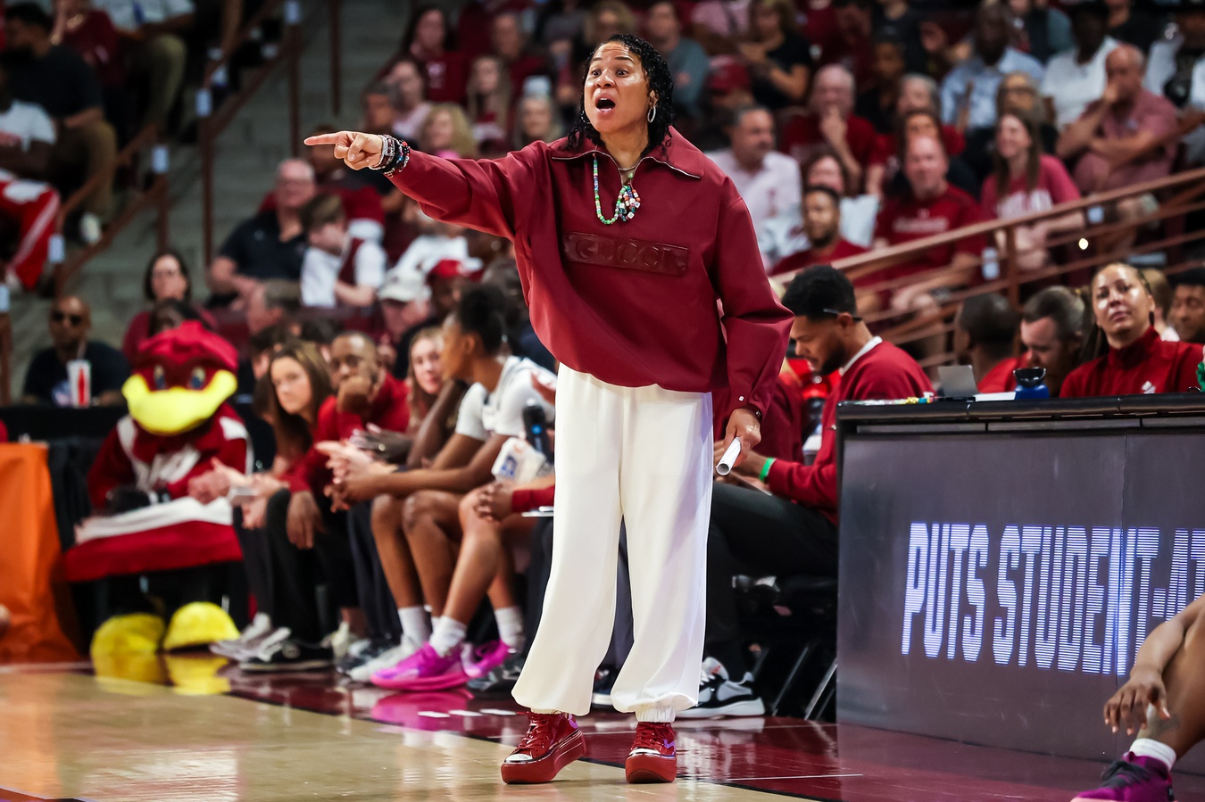 Dawn Staley - South Carolina vs. Southern - Source: Imagn.