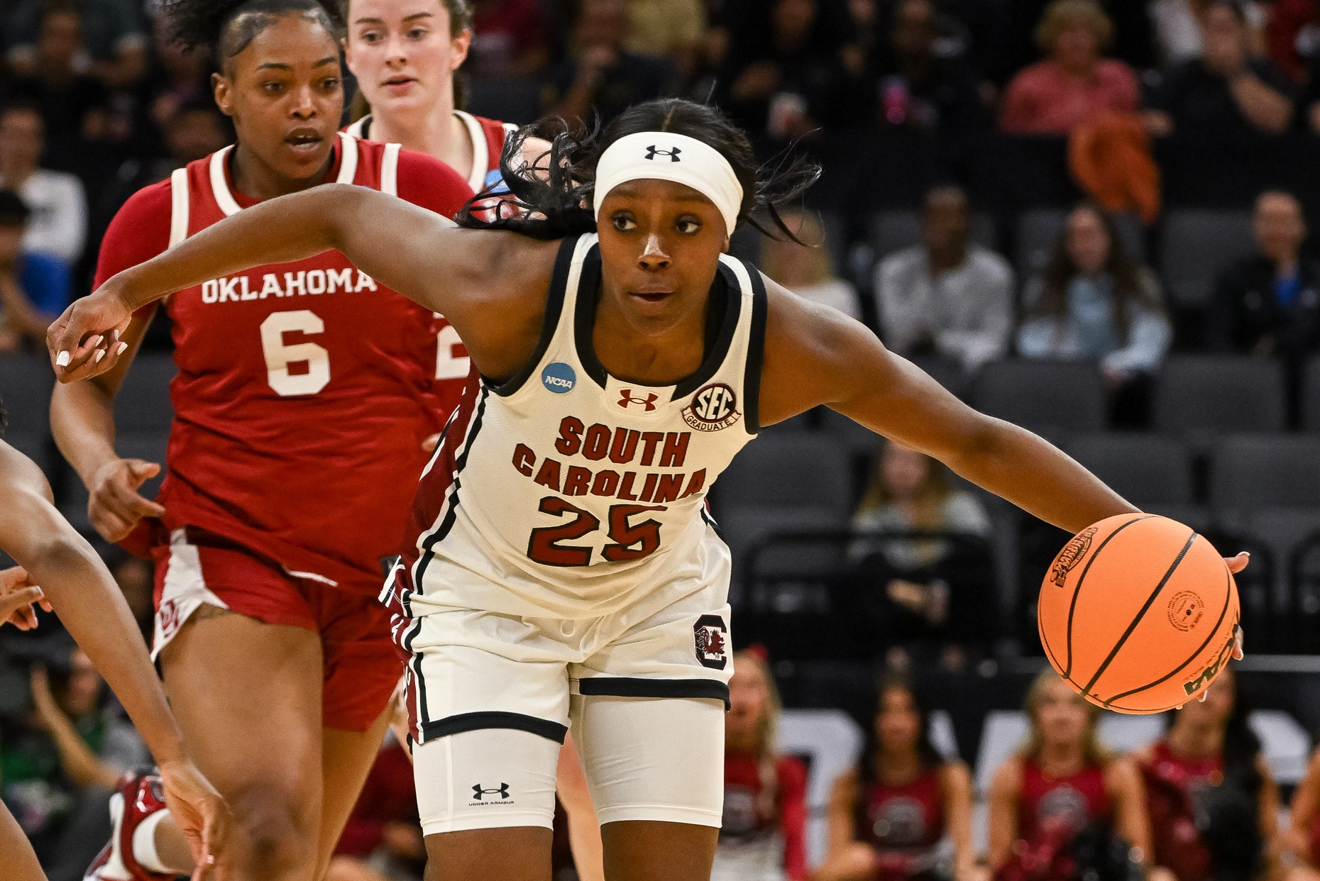 Raven Johnson - South Carolina vs. Oklahoma - Source: Imagn.
