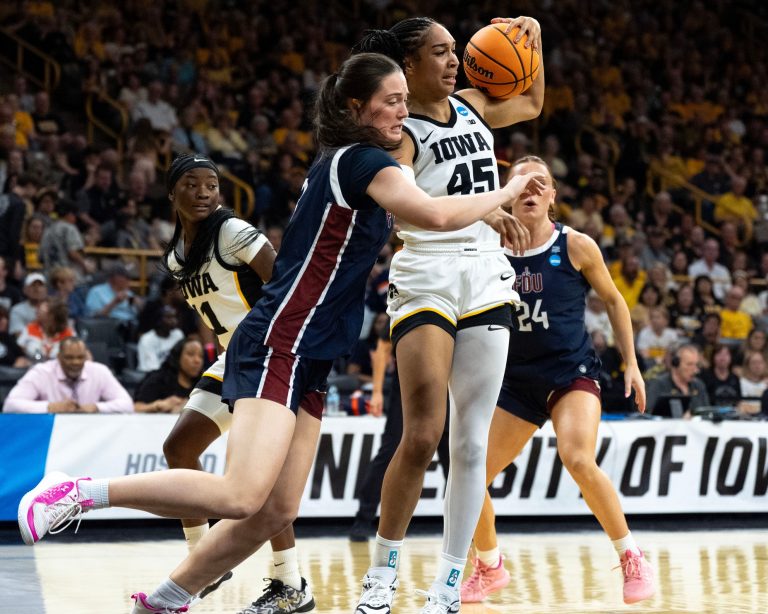 Hannah Stuelke - Iowa vs. Fairleigh Dickinson - Source: Imagn.