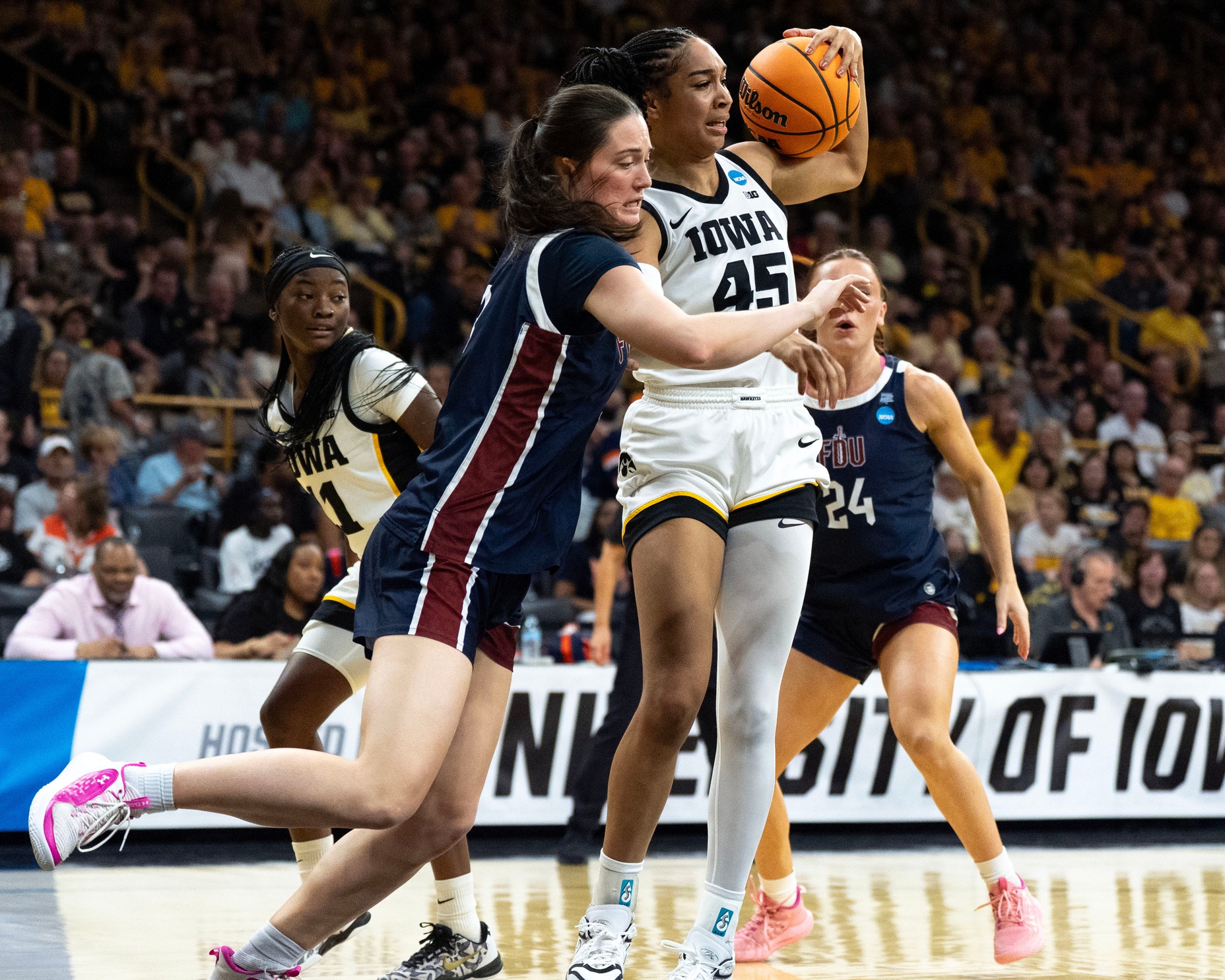 Hannah Stuelke - Iowa vs. Fairleigh Dickinson - Source: Imagn.