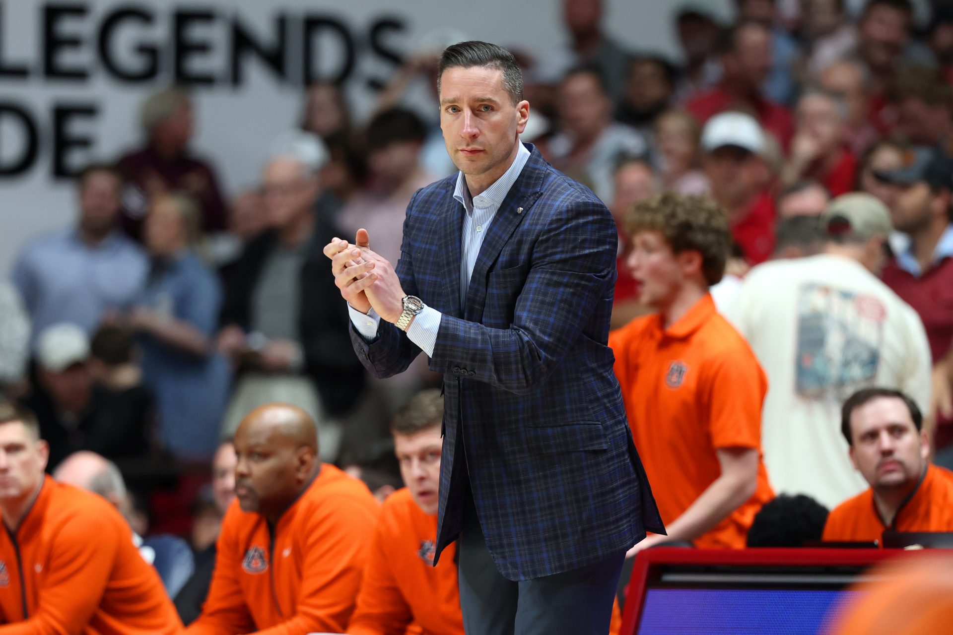 Steven Pearl on the sidelines - Source - IMAGN