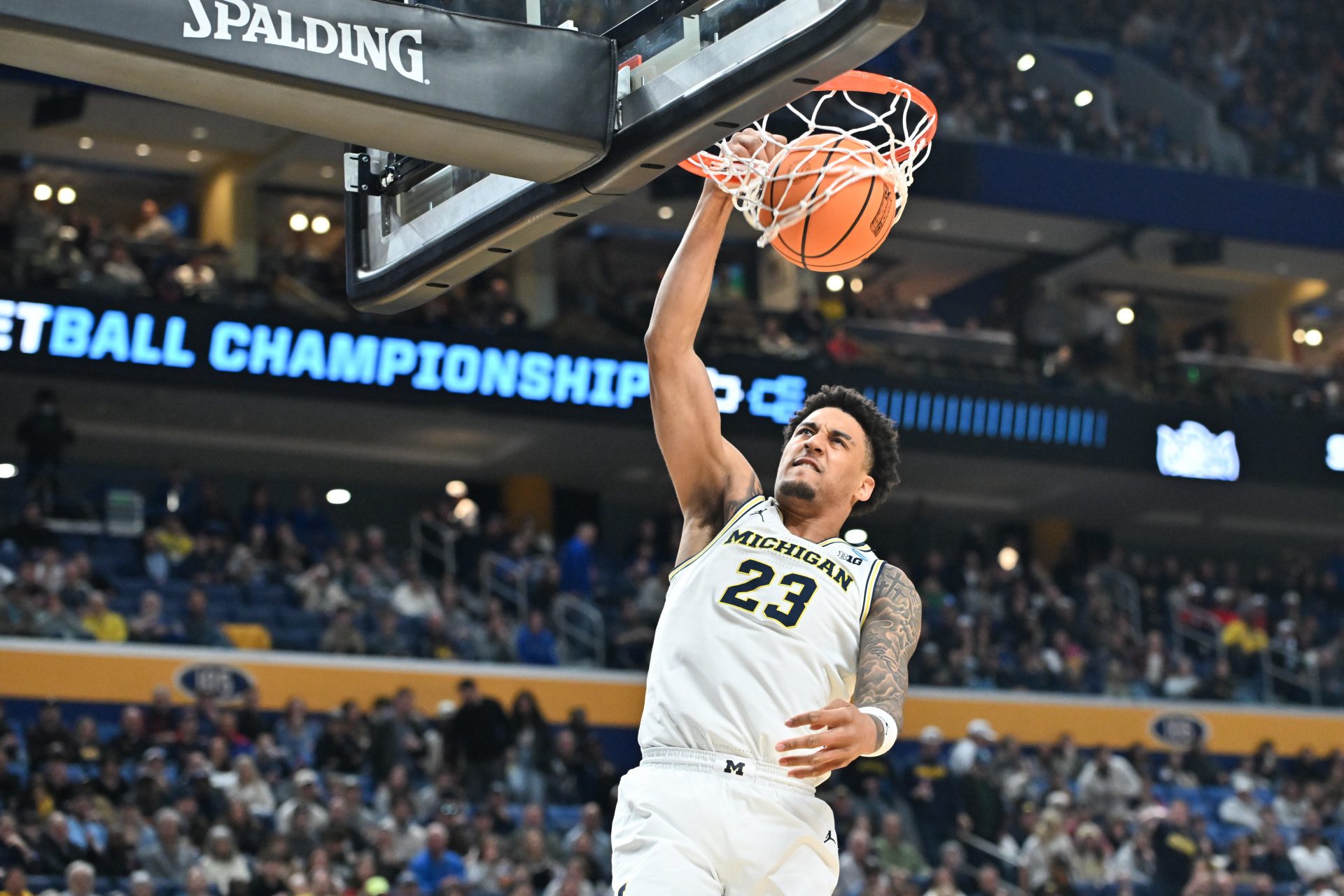 Michigan Wolverines forward Yaxel Lendeborg (23) dunks against the Saint Louis Billikens. Source: IMAGN