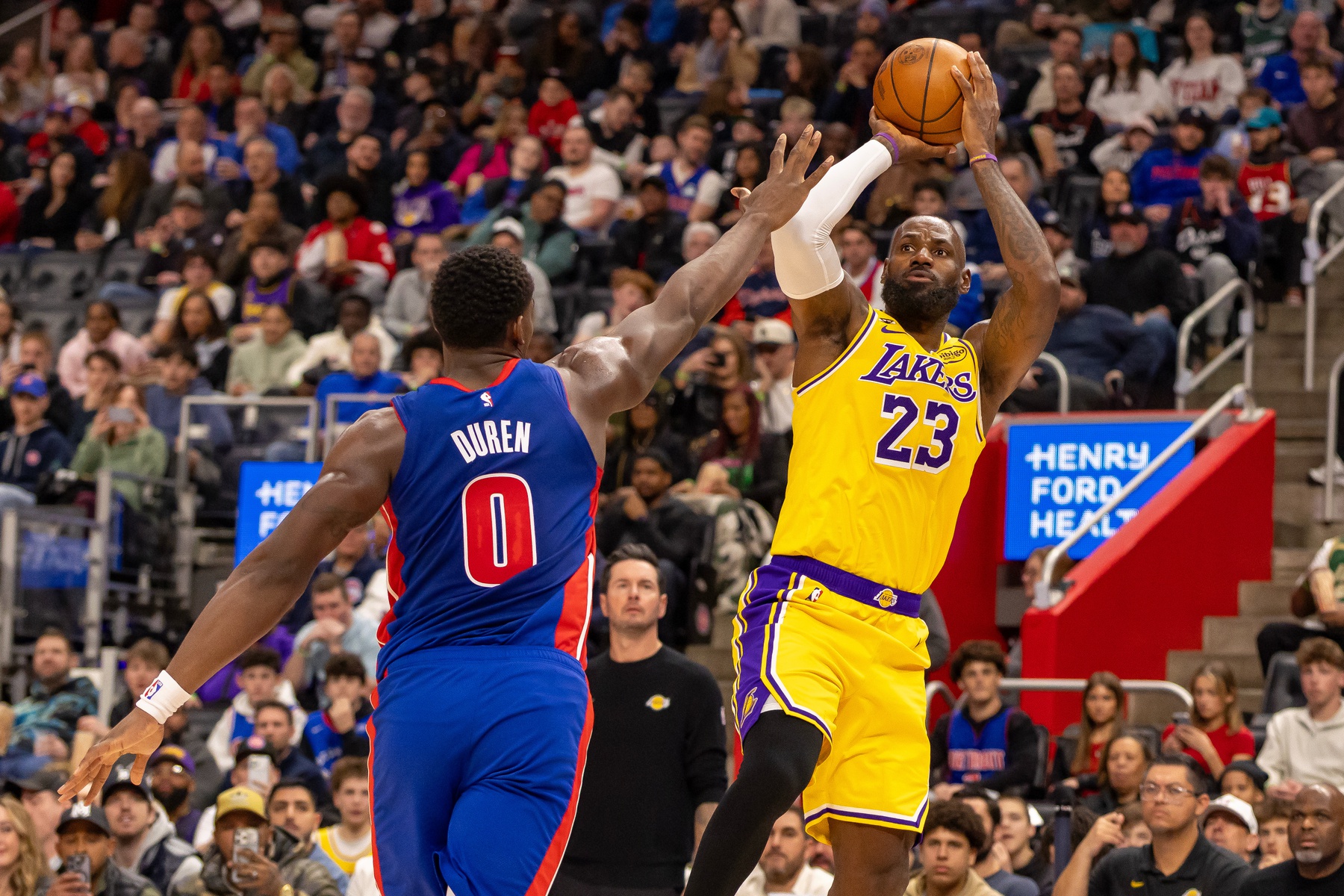 Los Angeles Lakers LeBron James (23) shoots a jump shot over Detroit Pistons Jalen Duren (0) during the first quarter at Little Caesars Arena. - Source: Imagn
