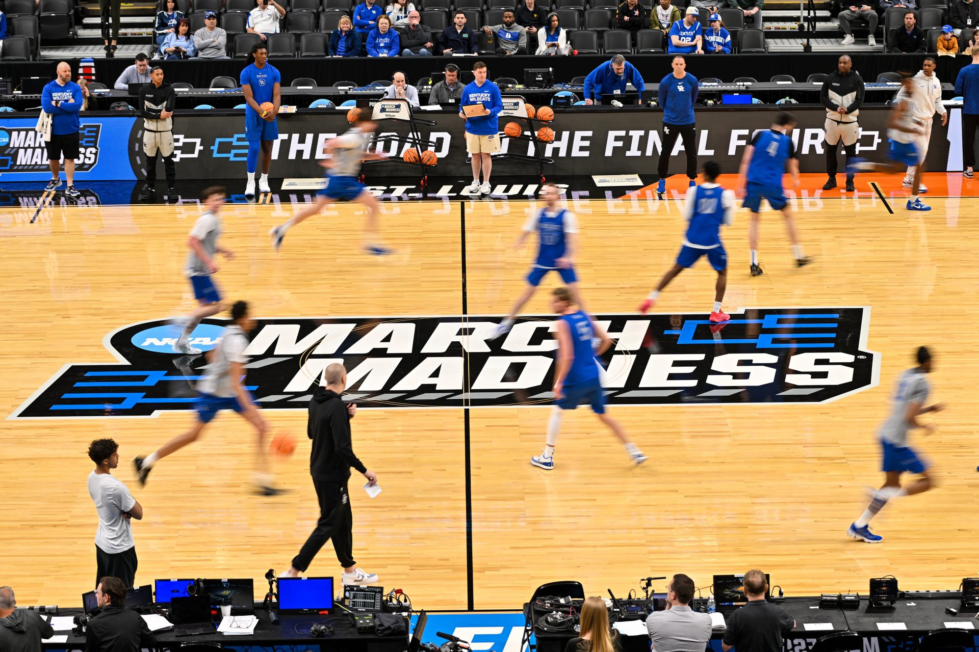 A general view as the Kentucky Wildcats run drills during a practice session ahead of the first round of the men's 2026 NCAA Tournament at Enterprise Center - Source: Imagn