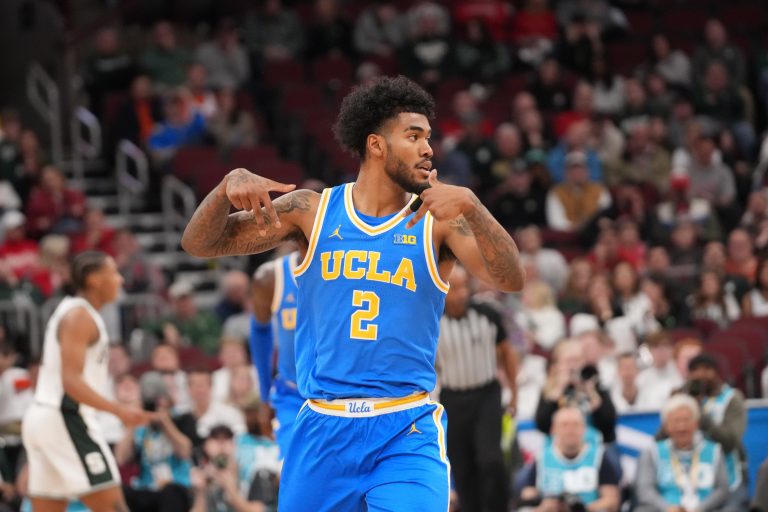 Donovan Dent during a game in 2026 - Source - IMAGN