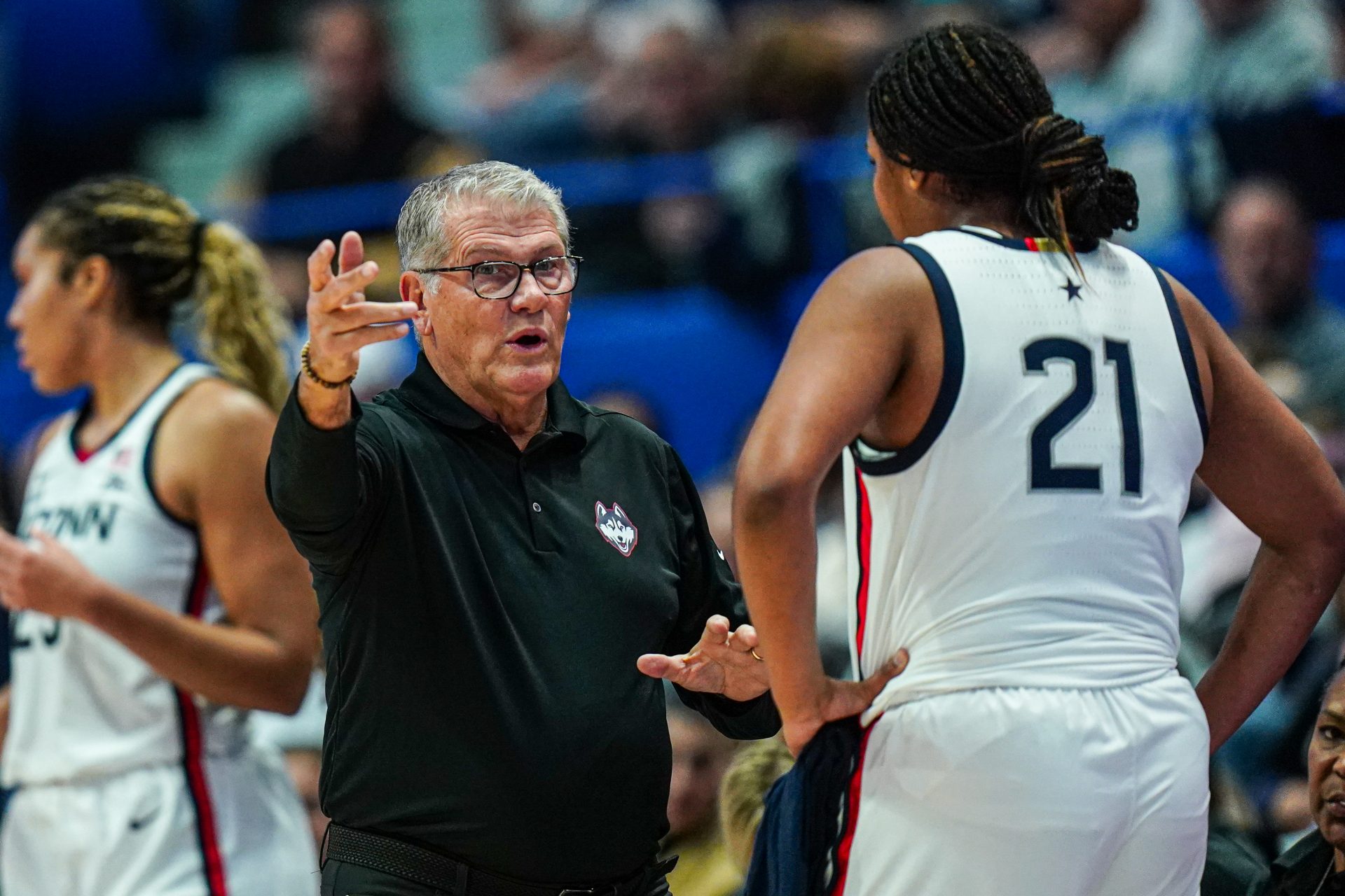 Geno Auriemma & Sarah Strong - Source: Imagn Images