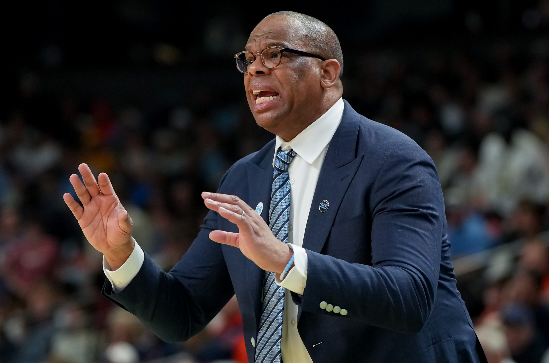 North Carolina coach Hubert Davis during a game - Source - IMAGN