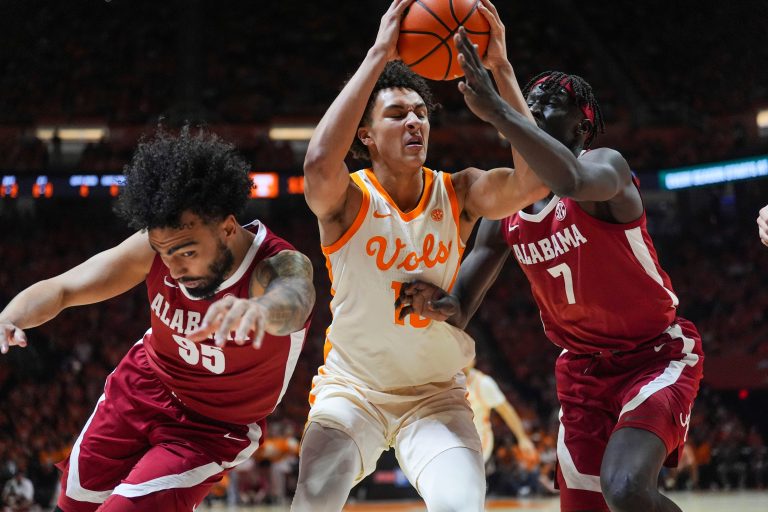 Tennessee's Nate Ament vs. Alabama - Source: Imagn
