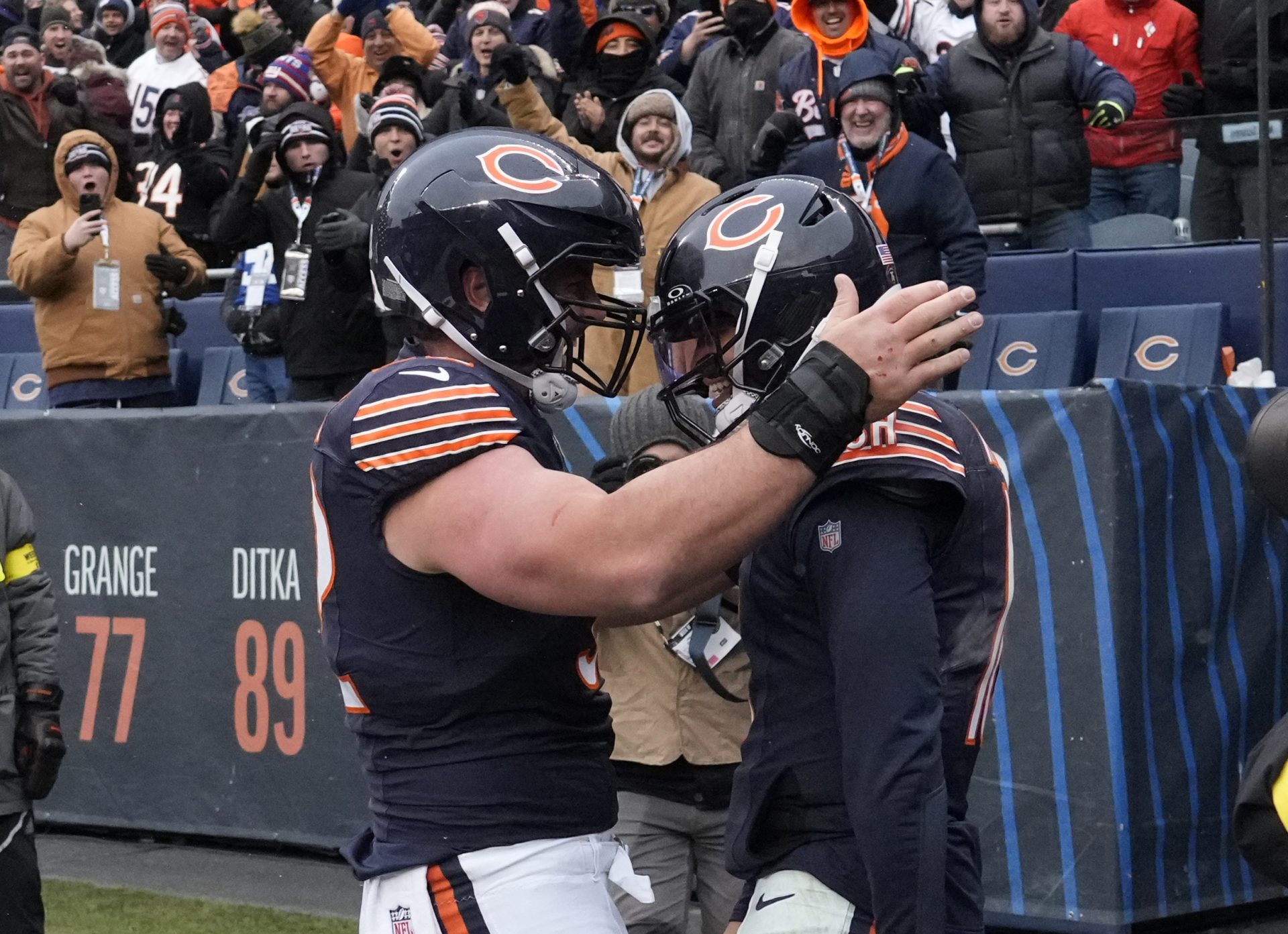 Caleb Williams (18) celebrates with center Drew Dalman (52) - Chicago Bears vs New York Giants - Source: Imagn