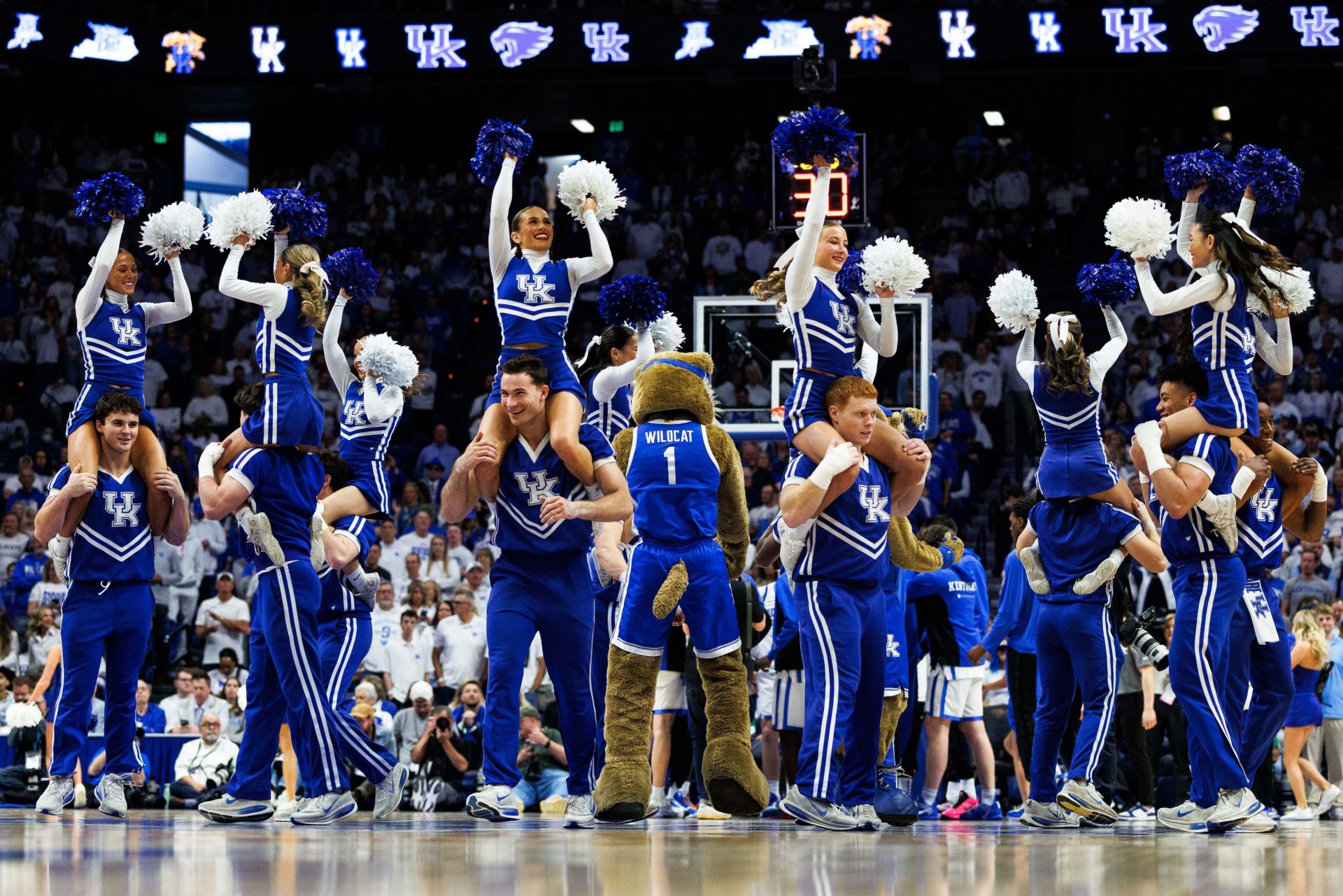 Kentucky Wildcats cheerleaders - Kentucky vs. Vanderbilt - Source: Imagn.