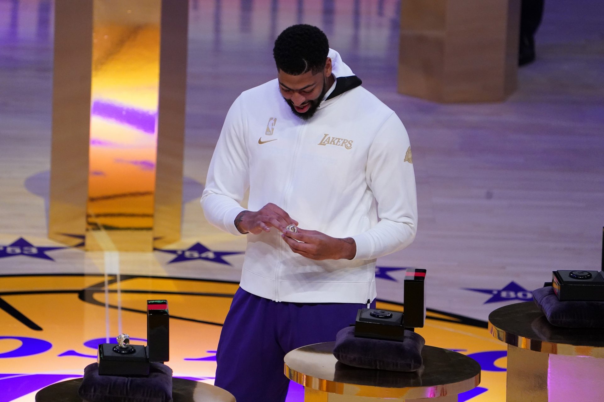 Los Angeles Lakers forward Anthony Davis (3) reacts after receiving 2020 NBA Championship ring before a game against the Los Angeles Clippers at Staples Center. - Source: USA Today Sports