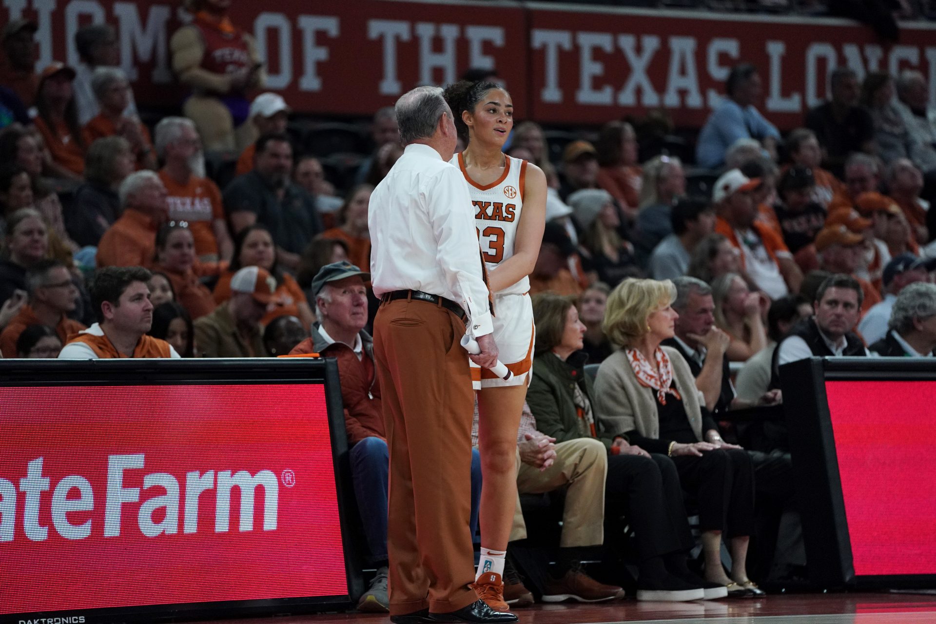 Vic Schaefer, Aaliyah Crump - Source: Imagn