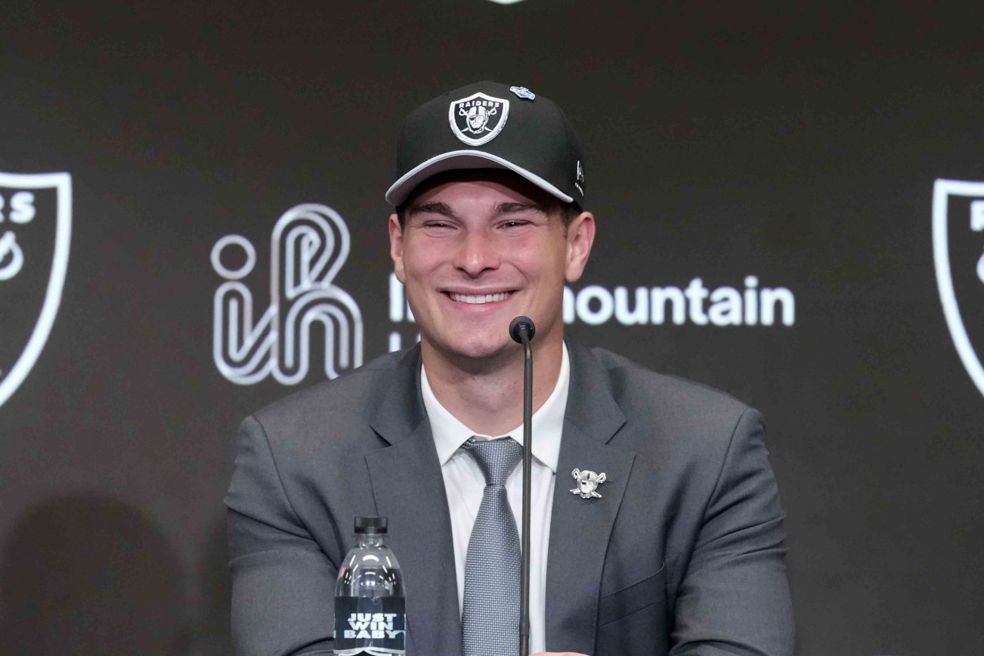 Las Vegas Raiders quarterback Fernando Mendoza speaks at introductory press conference at Intermountain Health Performance Center after being selected as the No. 1 pick in the 2026 NFL Draft. Source: Imagn
