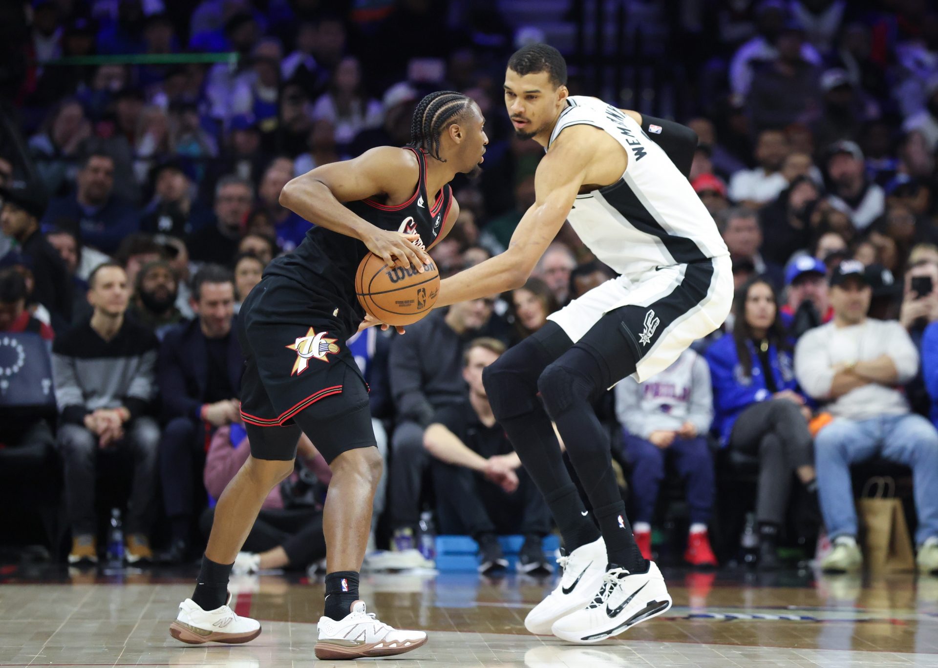 Philadelphia 76ers vs San Antonio Spurs - Source: Imagn