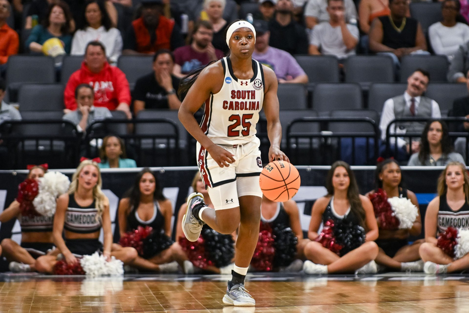 South Carolina Gamecocks guard Raven Johnson (25) brings the ball up the court during the third quarter of the game against the Texas Christian University Horned Frogs in an Elite Eight game in the Sacramento Regional 4 of the women's 2026 NCAA Tournament at the Golden 1 Center. Source: Imagn