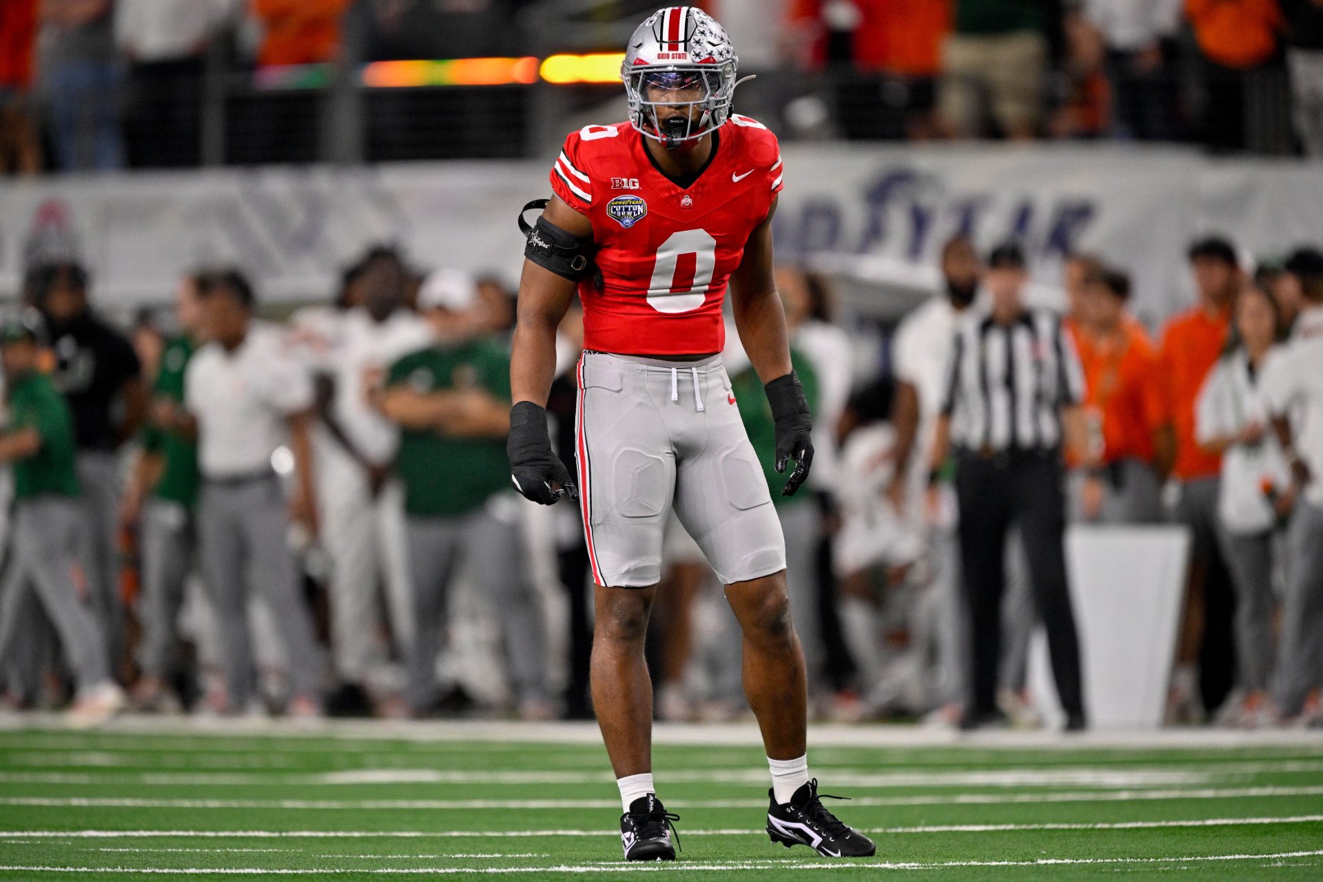 Ohio State Buckeyes linebacker Sonny Styles (0) gets into position during the 2025 Cotton Bowl and quarterfinal game of the College Football Playoff at AT&T Stadium.