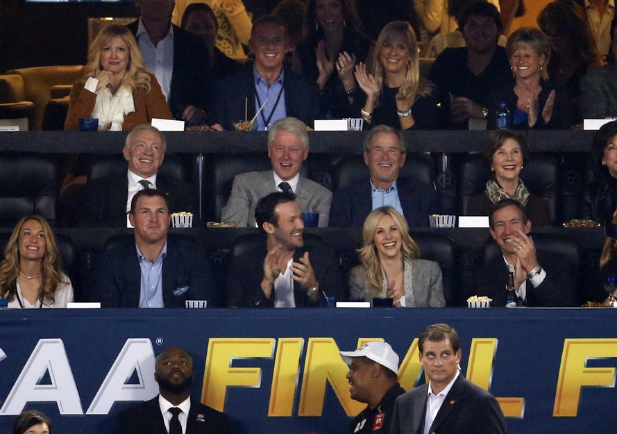 Jerry Jones, Presidents Bill Clinton, and  George W. Bush and First Lady Laura Bush - Source: Imagn.