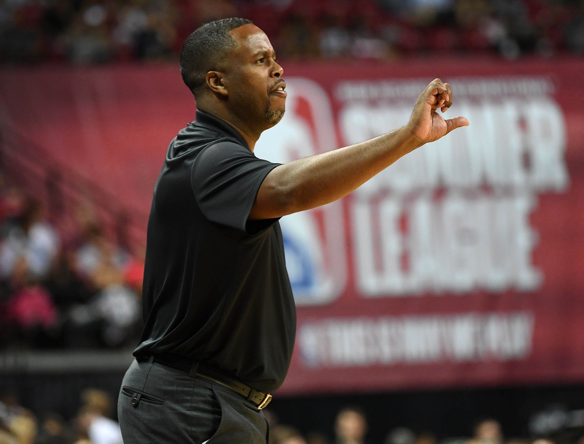 Cleveland Cavaliers Summer League head coach Damon Jones gestures during an NBA Summer League game against the Los Angeles Lakers at Thomas & Mack Center - Source: USA TODAY Sports