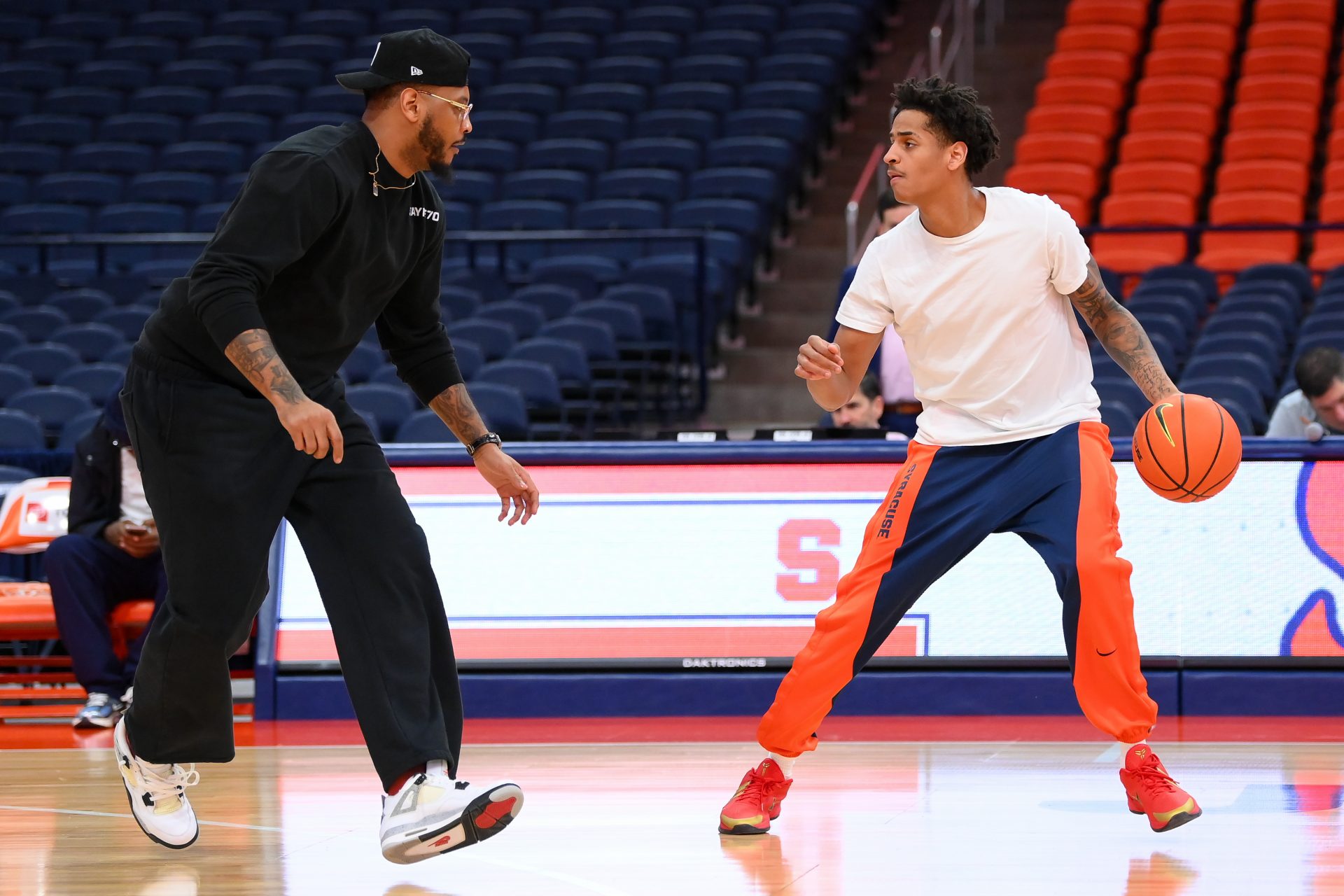 Syracuse Orange guard Kiyan Anthony works with his father hall of fame member Carmelo Anthony.
Source: Imagn