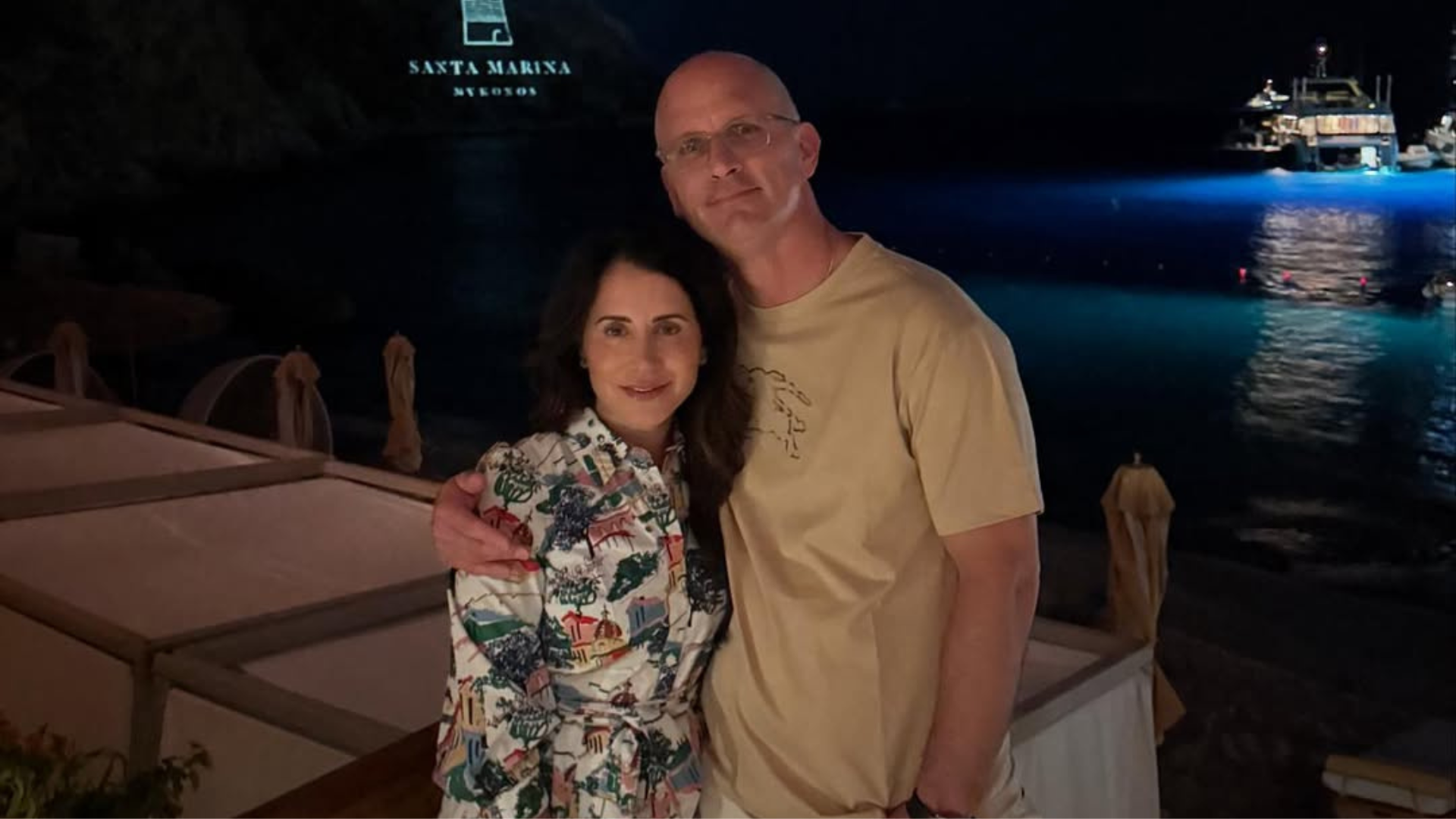 Dan and Andrea Hurley. - Image via @coachdanhurley on Instagram