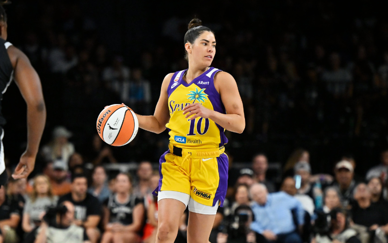 Kelsey Plum stays hot, strengthens early MVP case as she returns to haunt former team (Image via X/@WNBA)