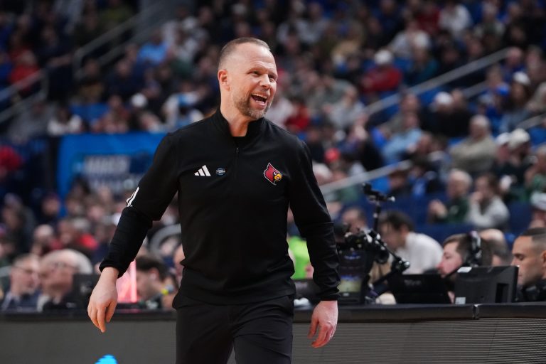 Louisville Cardinals Head Coach Pat Kelsey -  South Florida Bulls vs. Louisville Cardinals - Source: Imagn Images