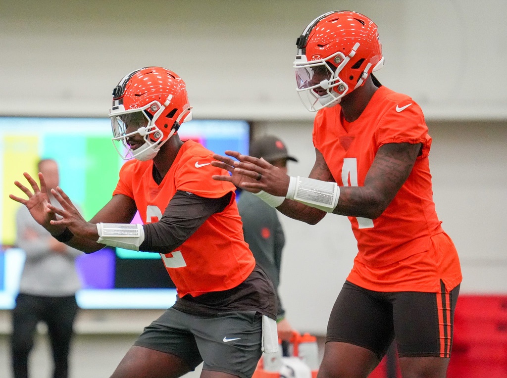 Quarterbacks Shedeur Sanders and Deshaun Watson at the Browns OTA camp in Berea 
Source: Imagn