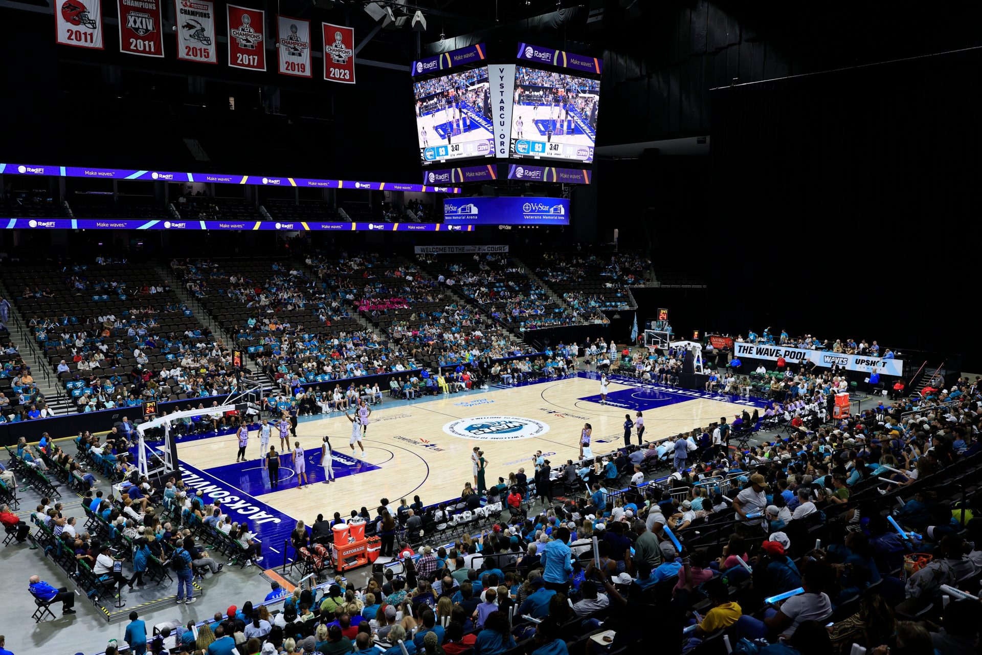 The Jacksonville Waves in white take on the Charlotte Crown in lavender during the fourth quarter of an UpShot League women’s basketball game at VyStar Veterans Memorial Arena, Friday, May 15, 2026. in Jacksonville, Fla. Tonight marked the first home Waves game for the inaugural UpShot women’s professional basketball season. The Charlotte Crown held off the Jacksonville Waves 103-95. Credits: Imagn