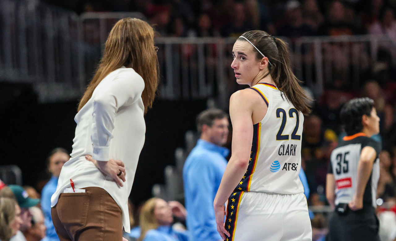 Fever Fans Blast Stephanie White as Troubling Trend Reaches Boiling Point After Caitlin Clark Decision Backfires  - Source: Imagn Images