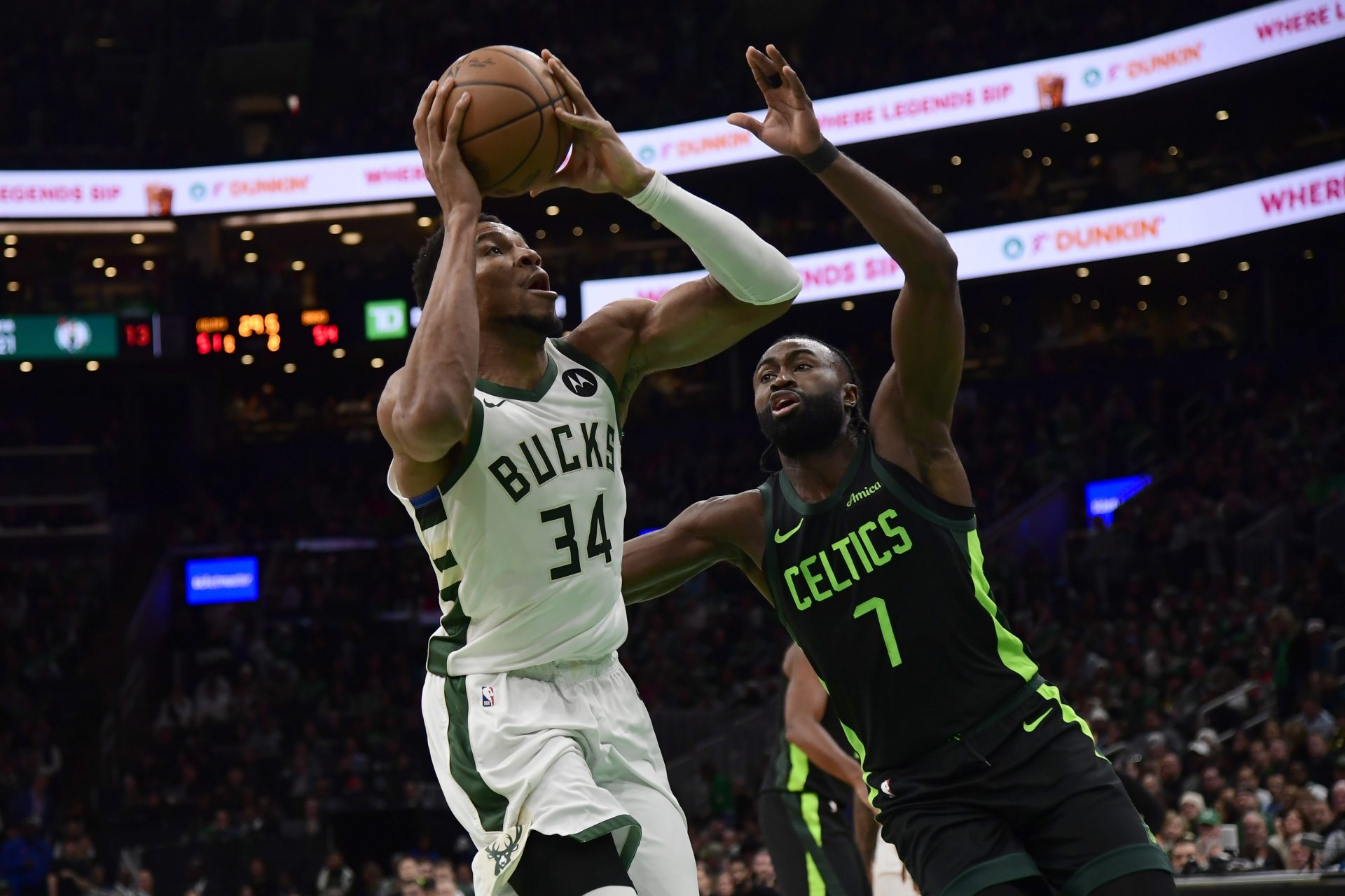 Milwaukee Bucks vs. Boston Celtics - 2024-25 NBA regular season - Source: Imagn Images