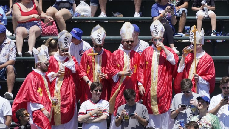 “Pope Leo XIV goes, ‘I’m Watching, Don’t Worry'” – AJ Pierzynski Sharing Pope’s Candid White Sox Admission Breaks Baseball World