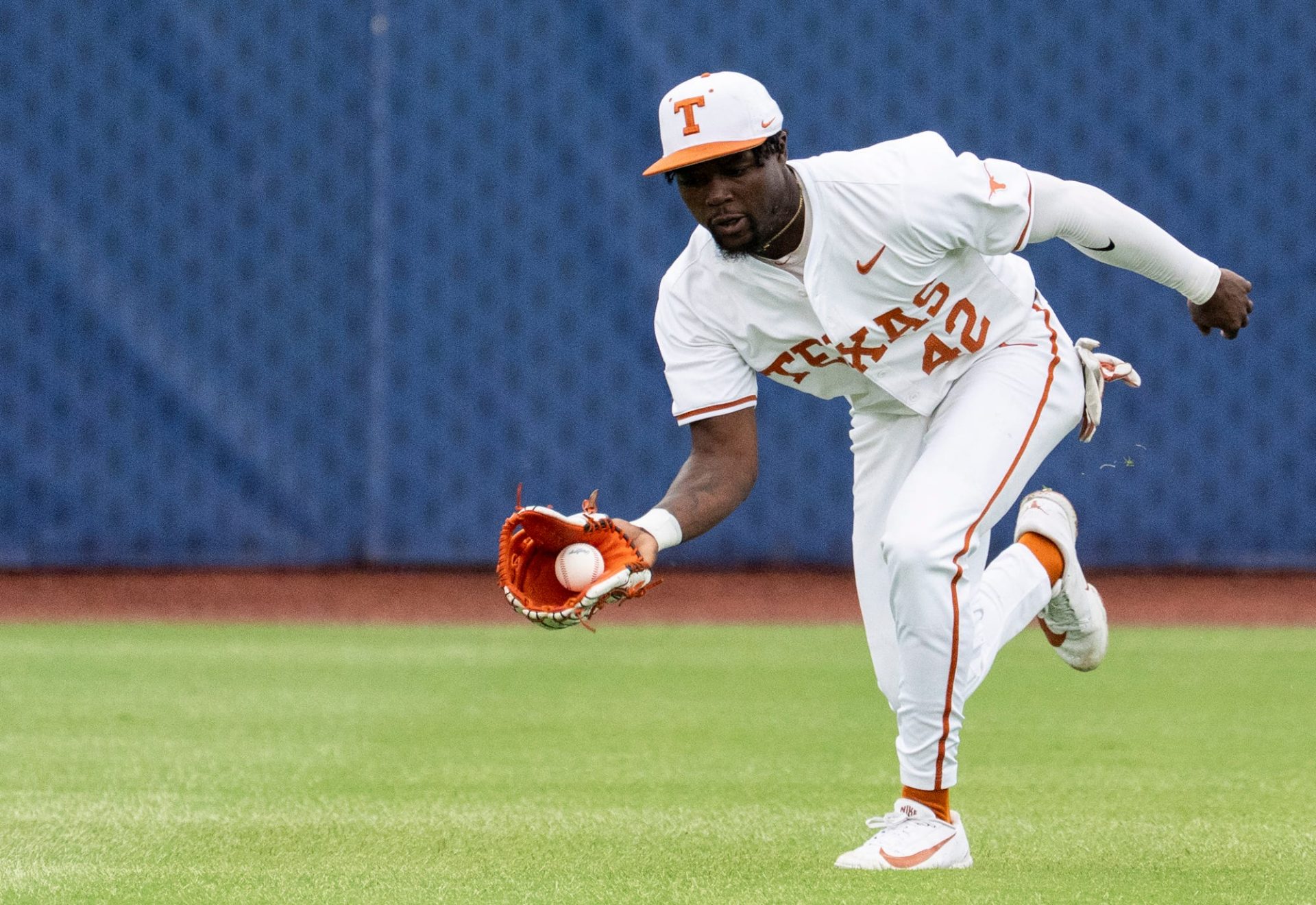 Texas Longhorns' Dariyan Pendergrass catches a fly ball as Arkansas Razorbacks take on Texas Longhorns during the SEC baseball tournament. Source: IMAGN