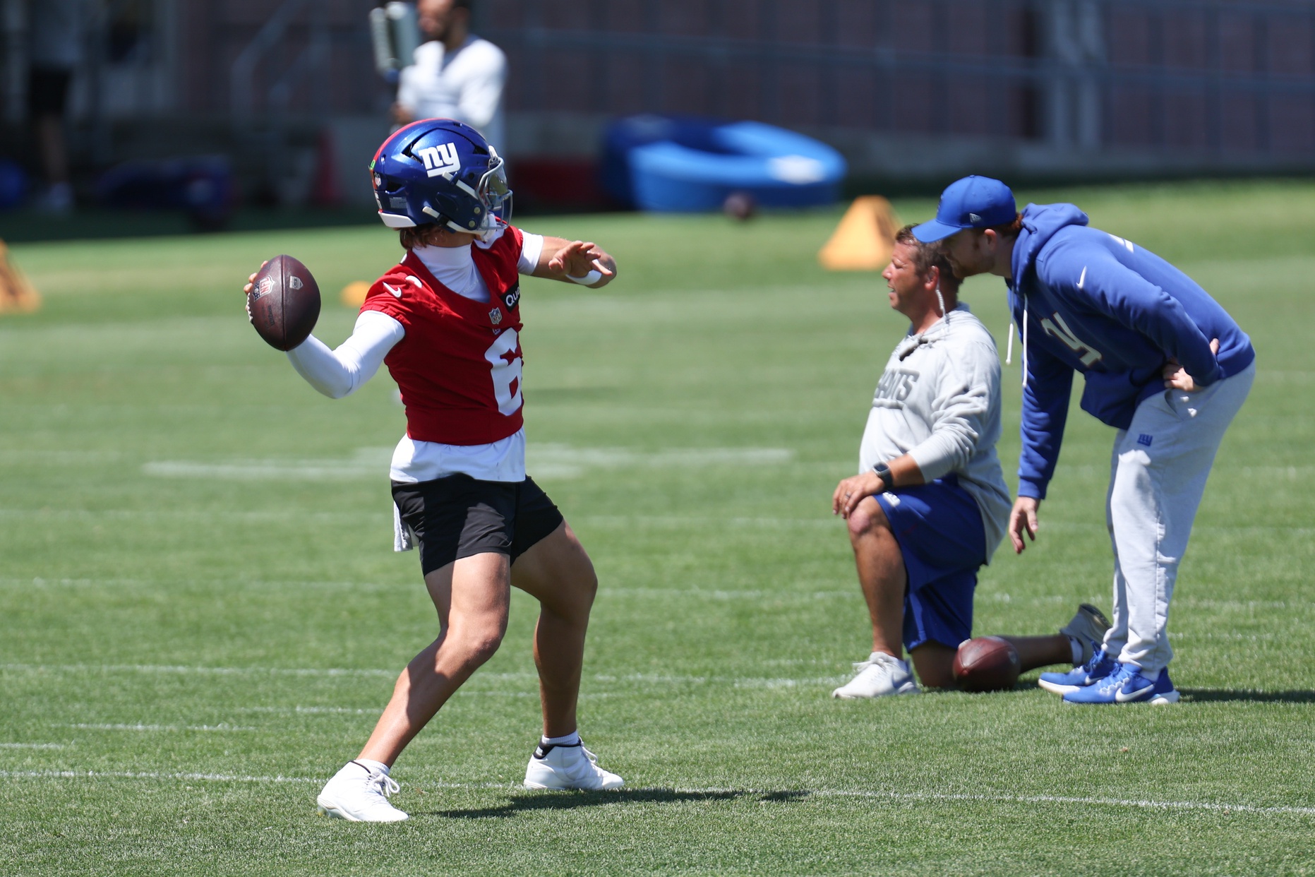 New York Giants quarterback Jaxson Dart (6) throws a pass during the minicamp activities at Quest Diagnostics Center.