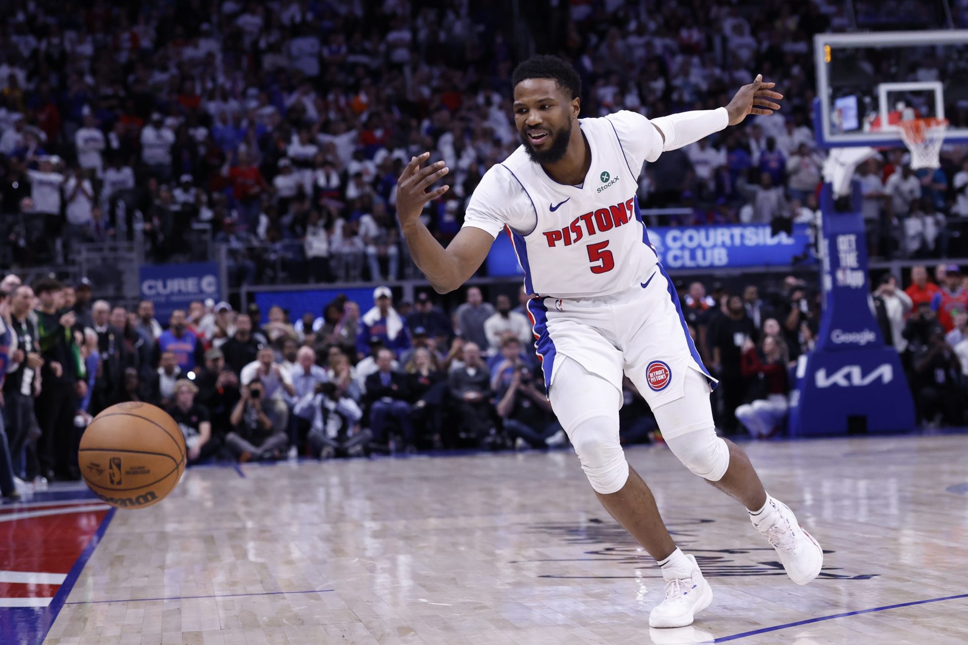 Detroit Pistons guard Malik Beasley (5) loose the ball in the fourth quarter against the New York Knicks during game six of first round for the 2024 NBA Playoffs at Little Caesars Arena. Source: Imagn