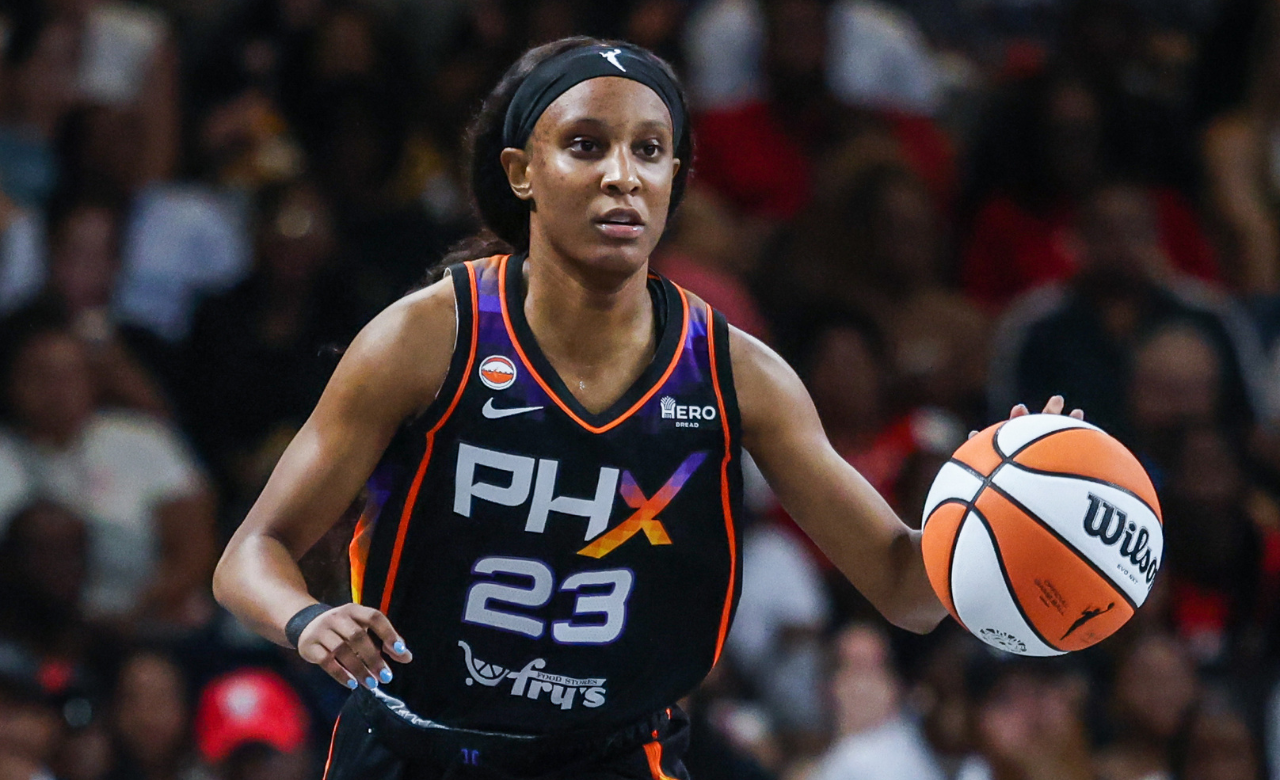 LA Sparks Sign Kiana Williams, Waive Sania Feagin in Surprise Roster Move as Injuries Mount - Source: Imagn Images